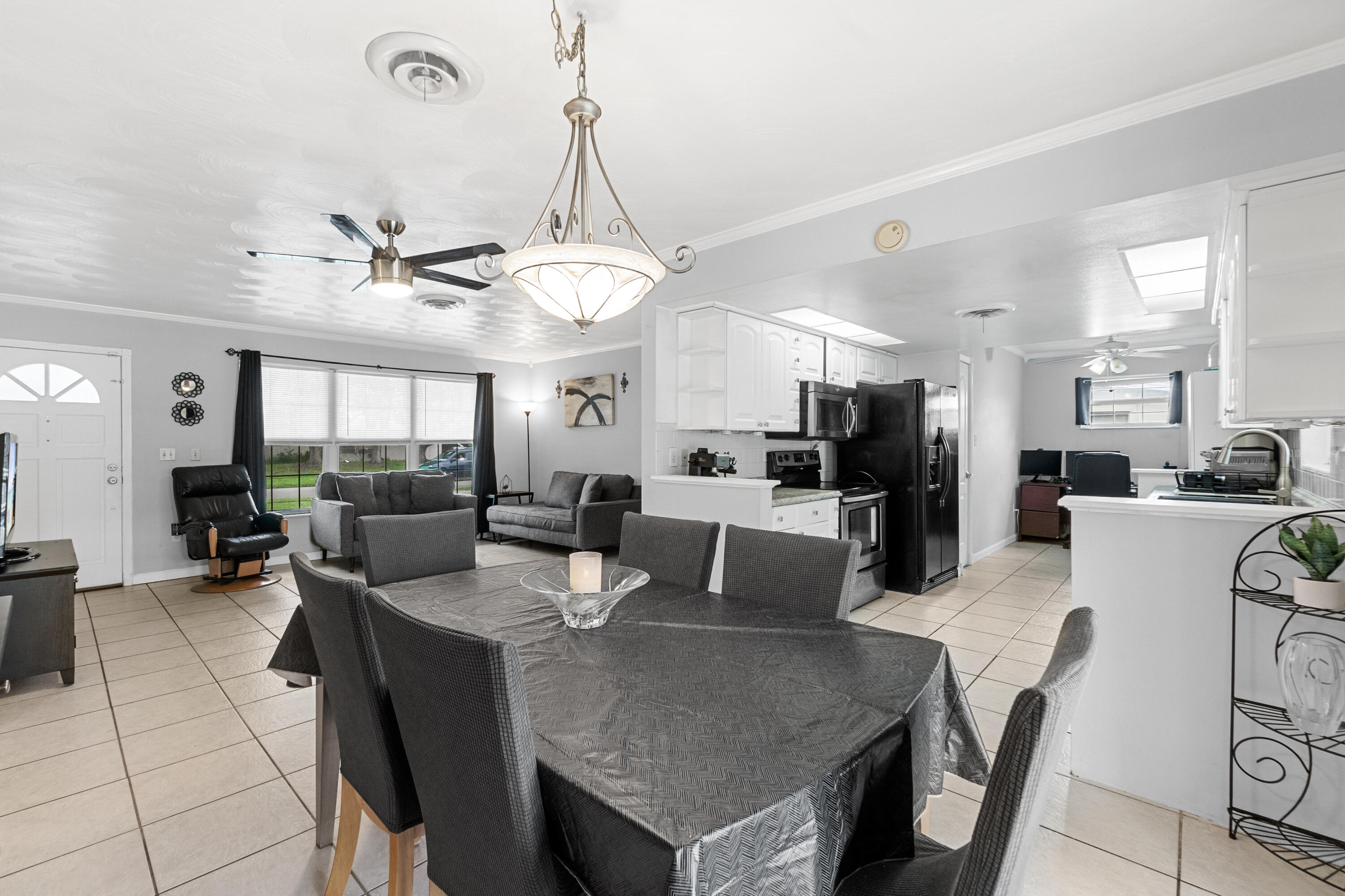 735 Ixora Drive
