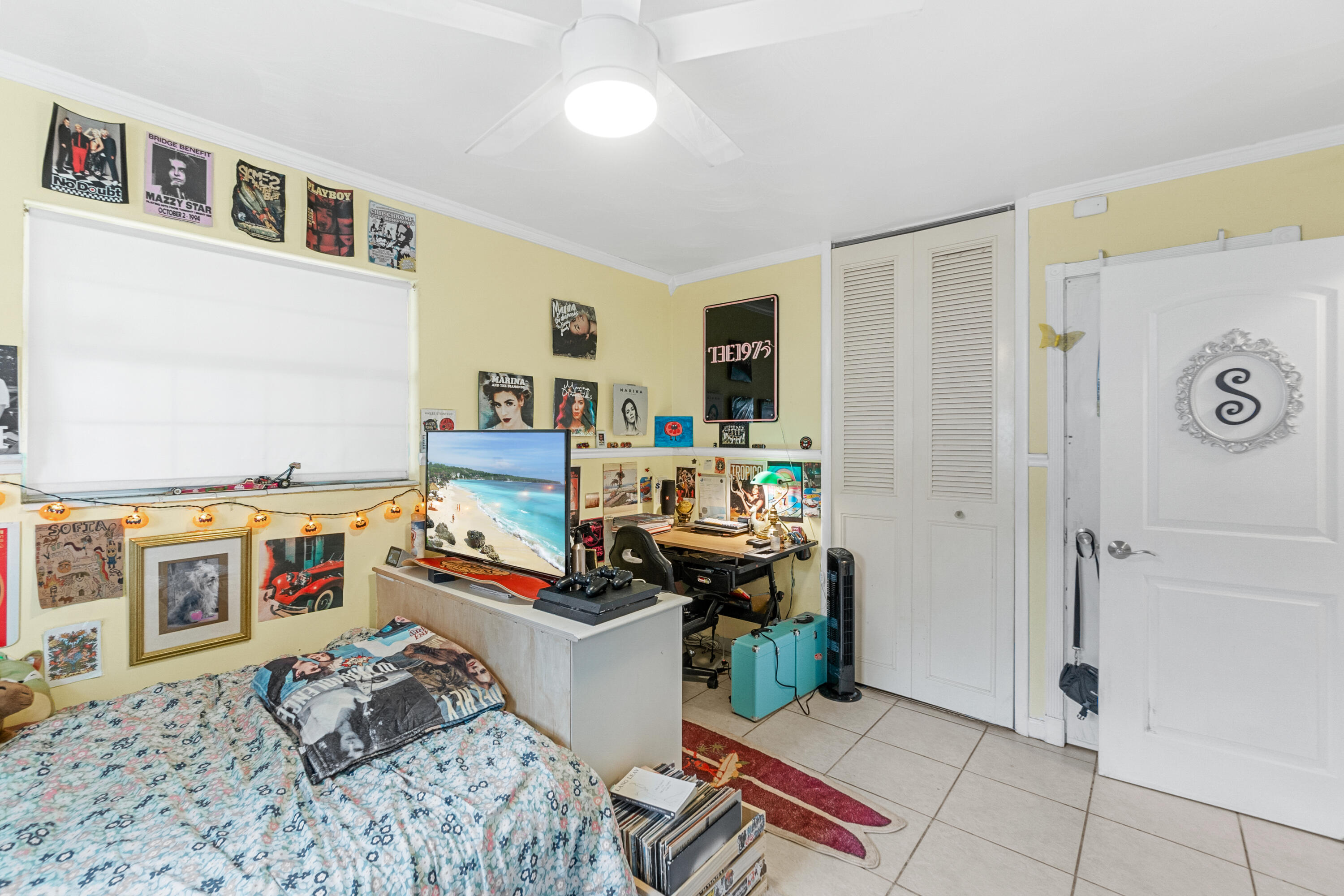 735 Ixora Drive