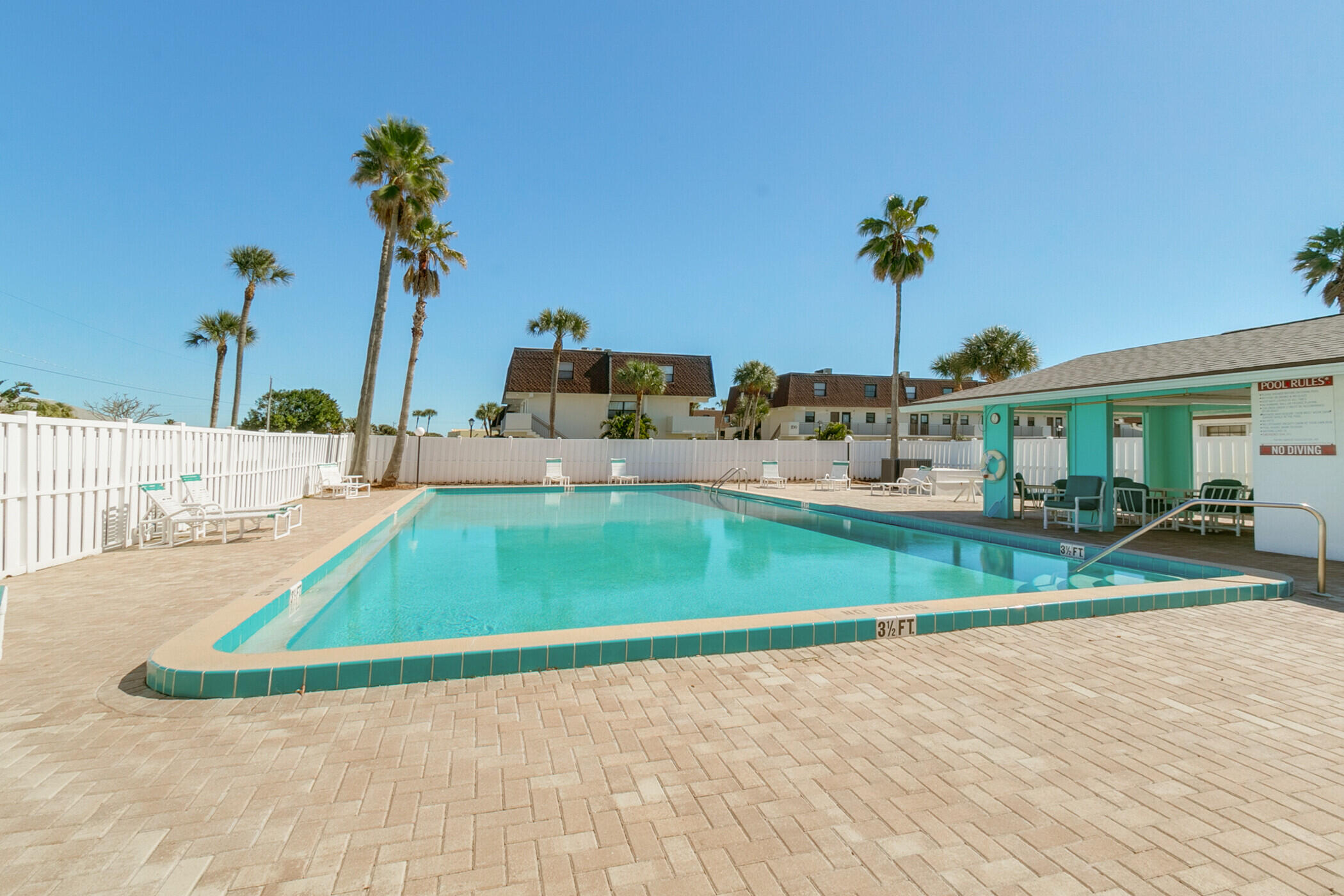290 Paradise Boulevard, 25