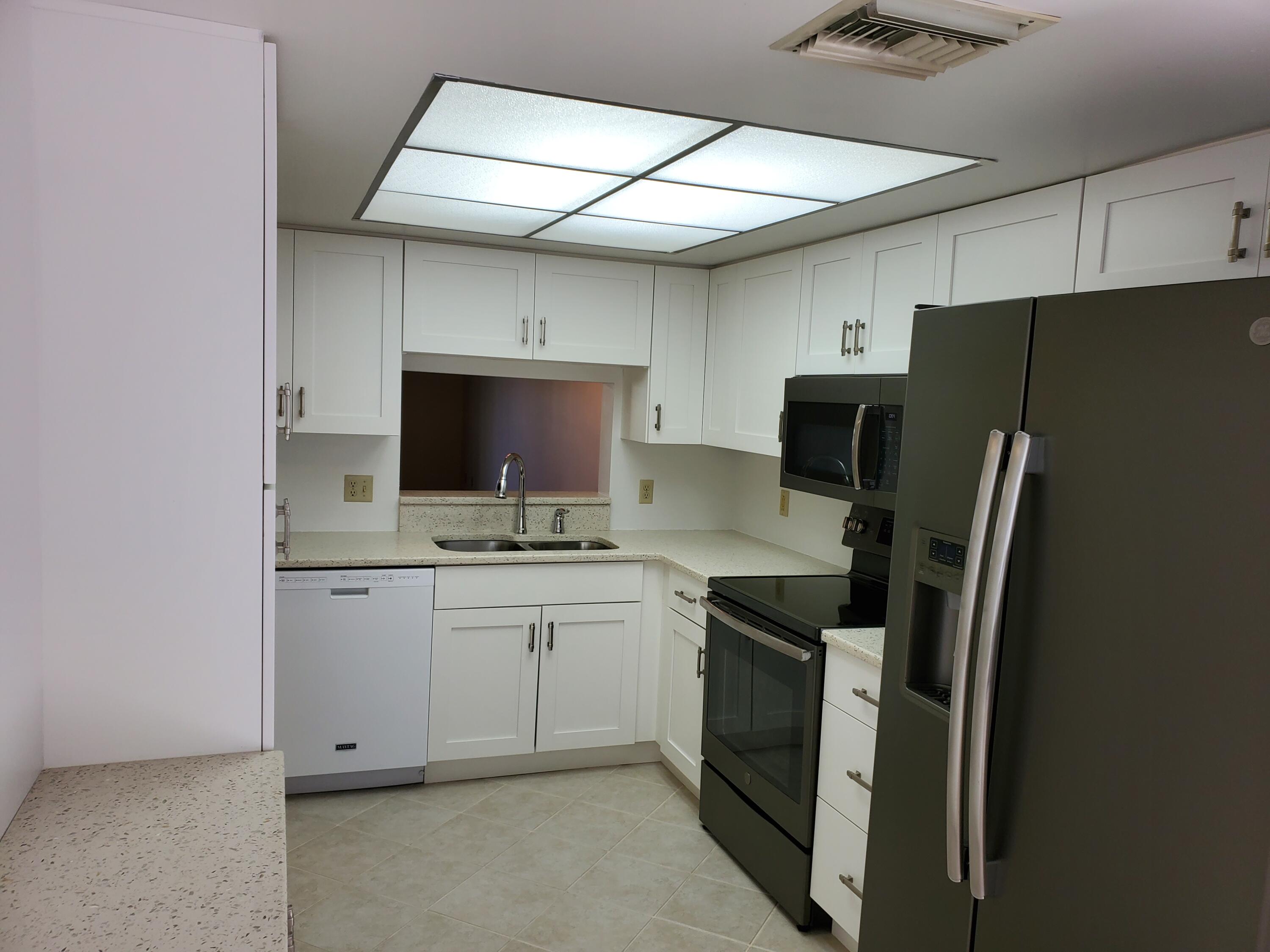 290 Paradise Boulevard, 25
