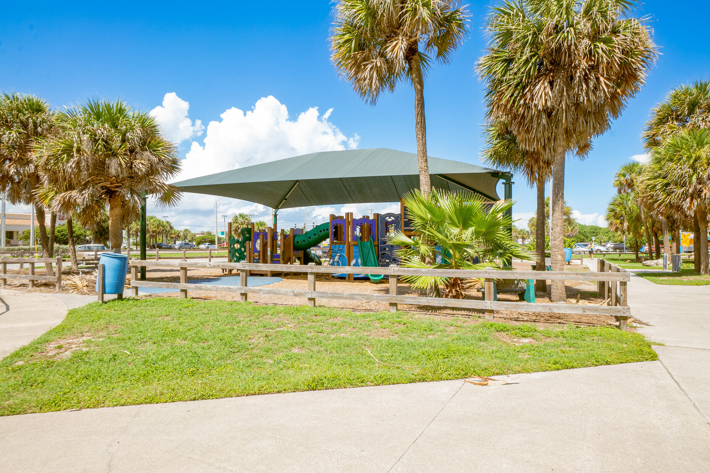 290 Paradise Boulevard, 25