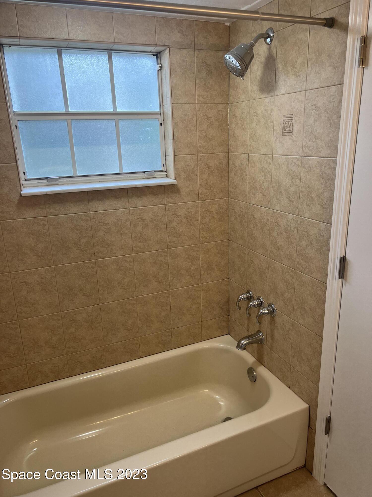 1640 Sunny Brook Lane, A101