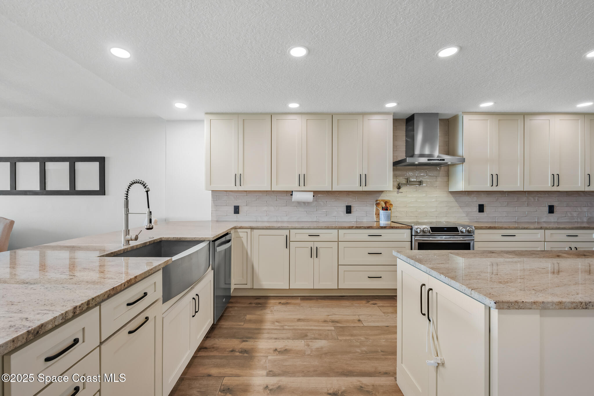 925 N Highway A1a, 203