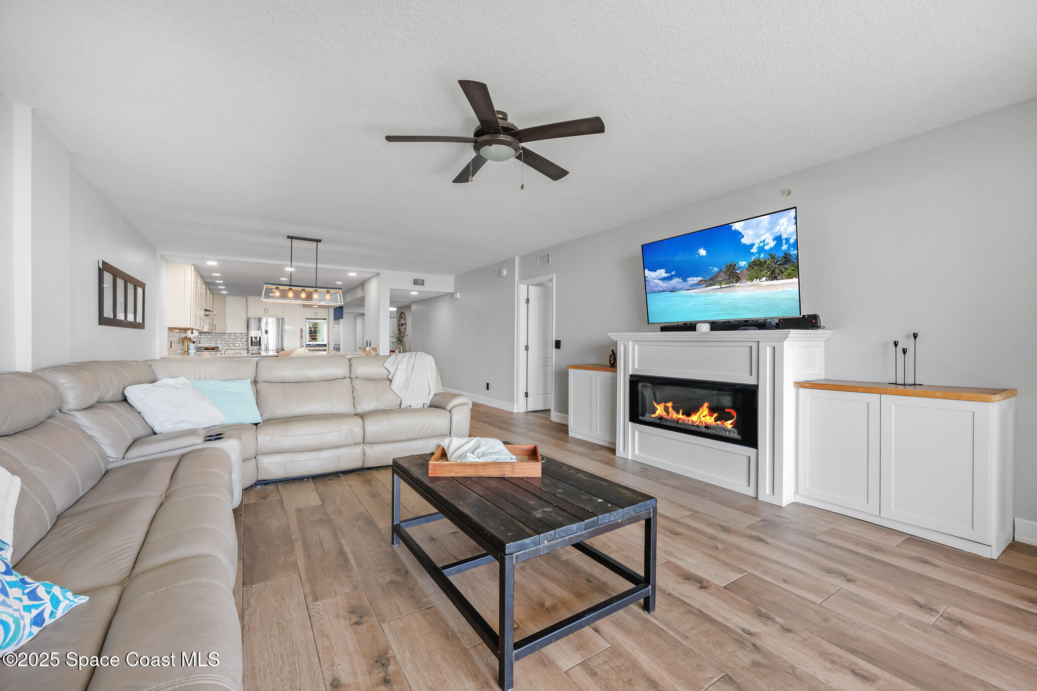 925 N Highway A1a, 203