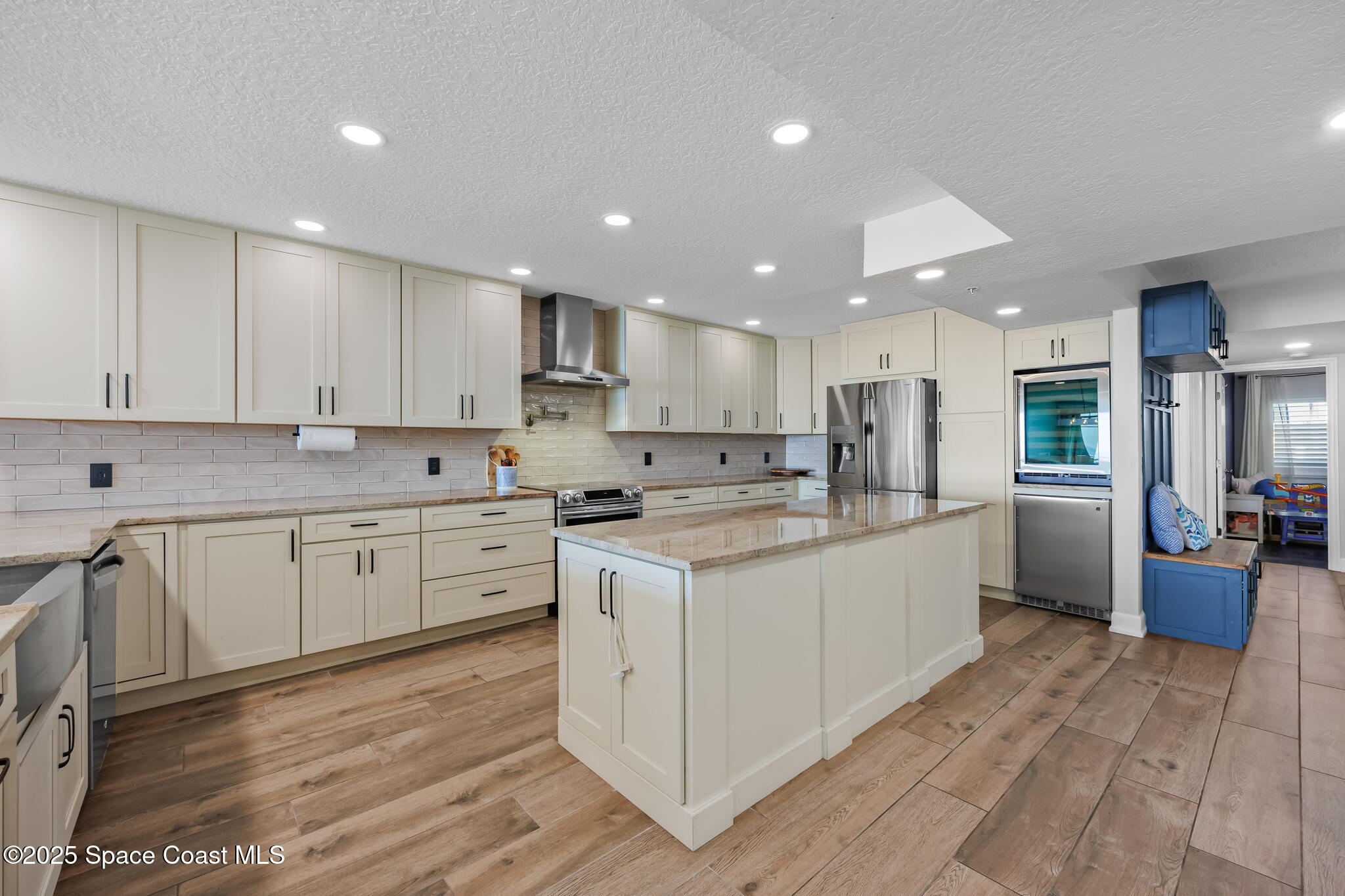 925 N Highway A1a, 203