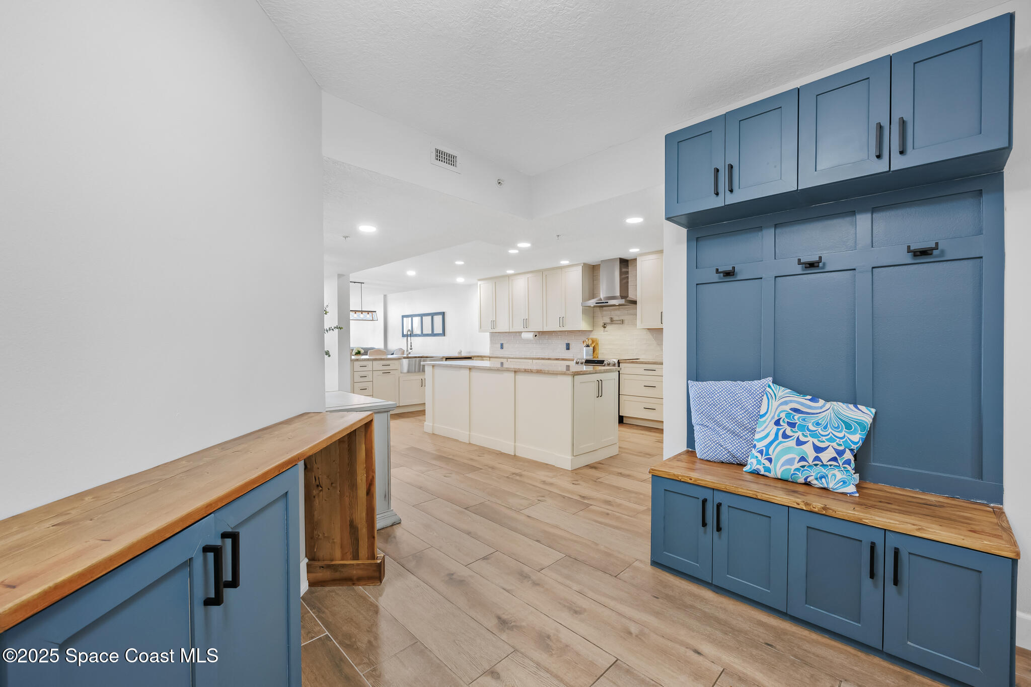 925 N Highway A1a, 203