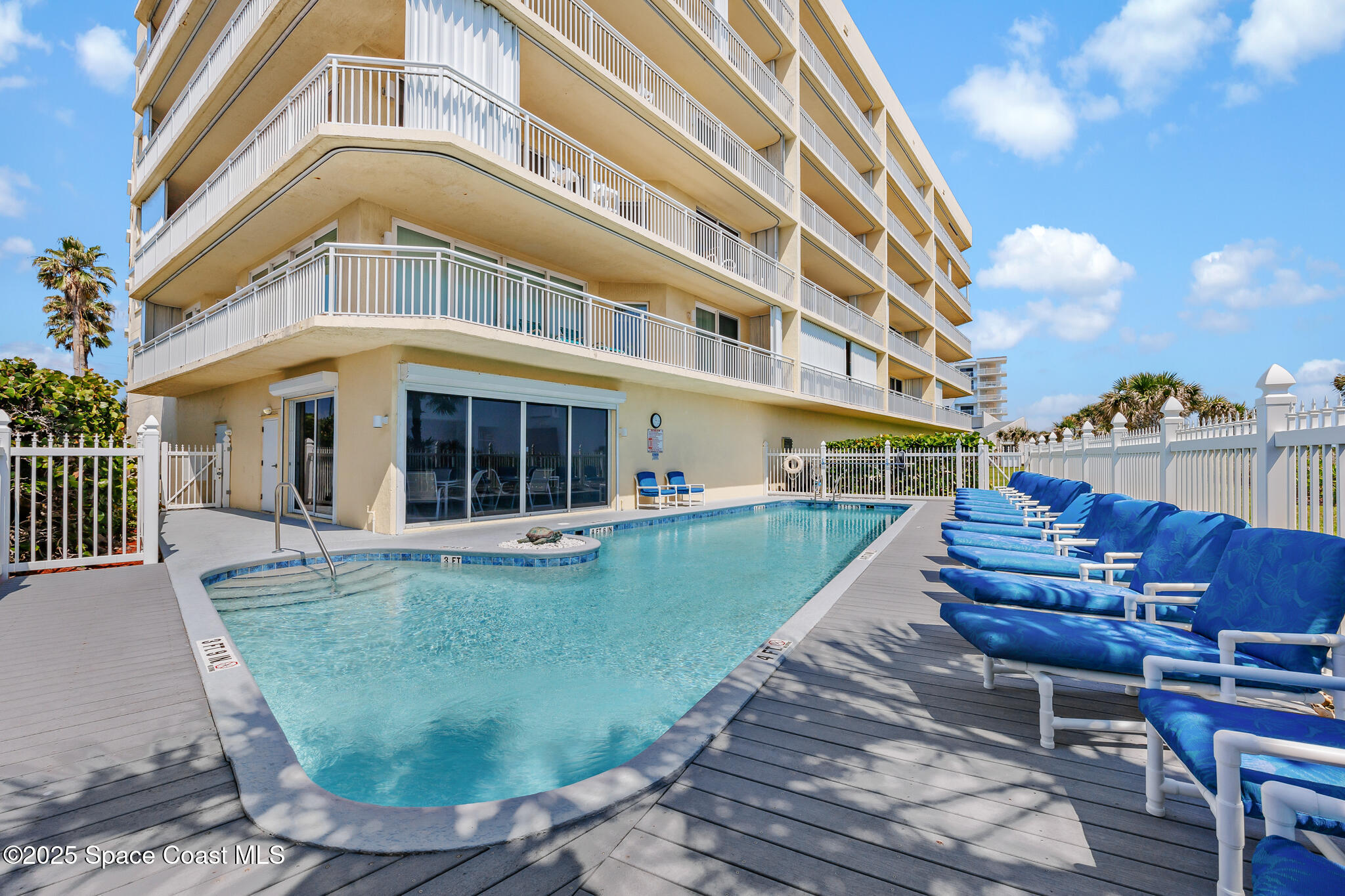 925 N Highway A1a, 203