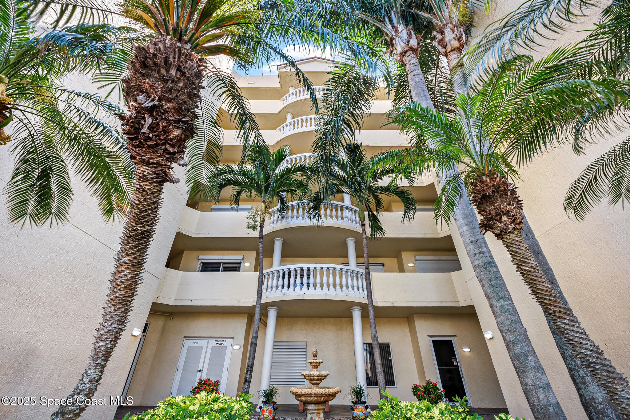 925 N Highway A1a, 203