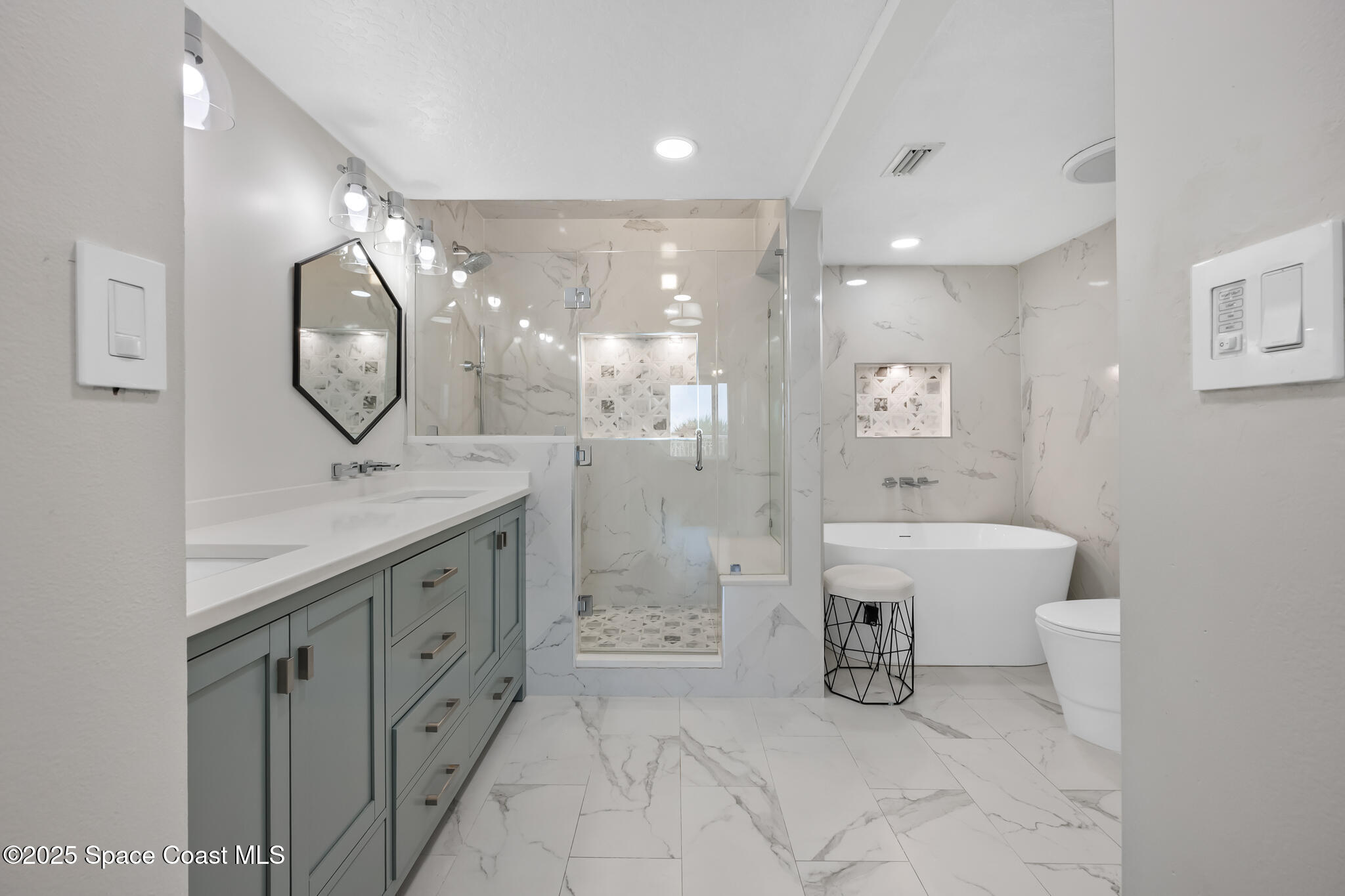 925 N Highway A1a, 203