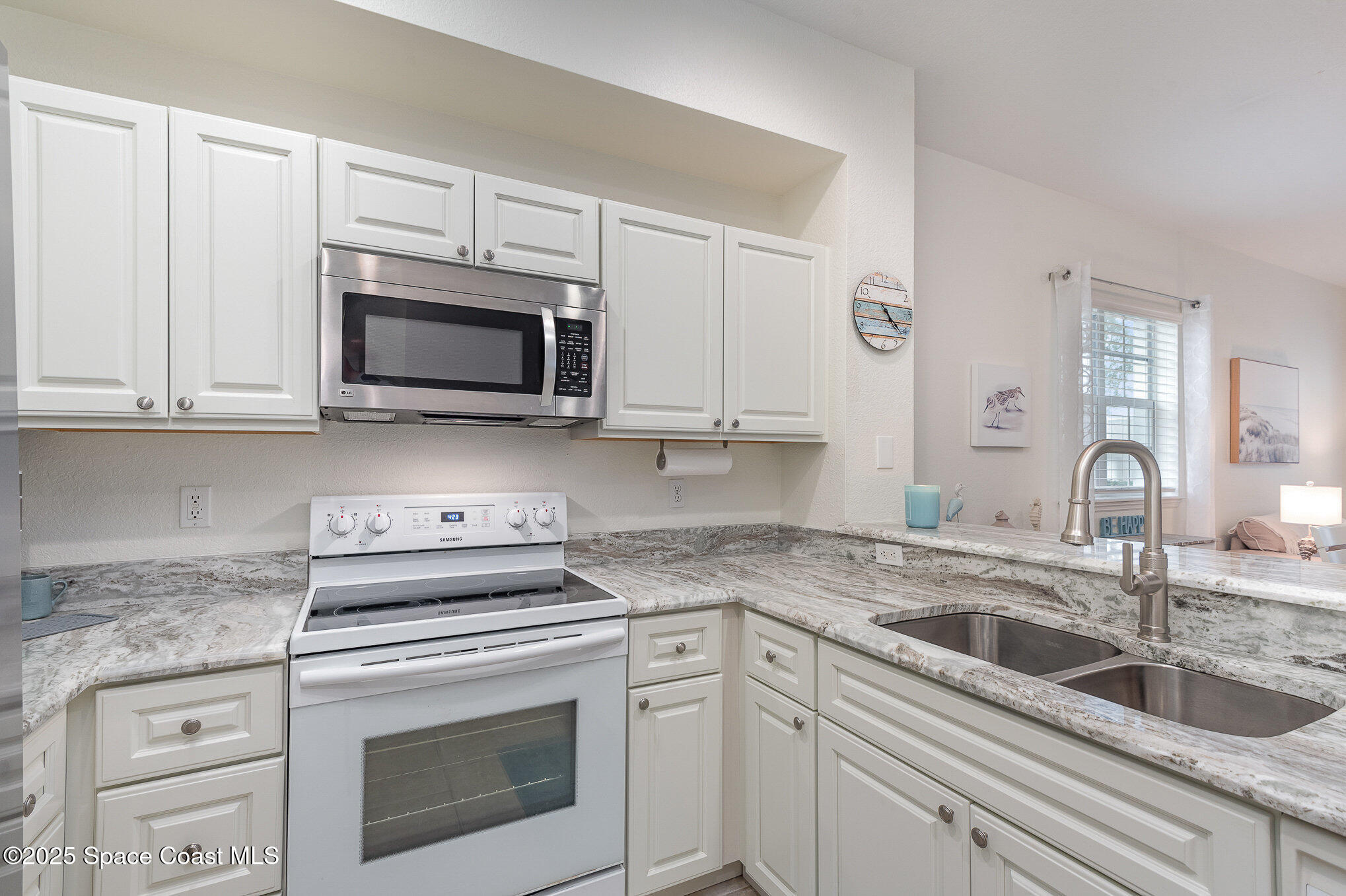 115 Turpial Way, 104