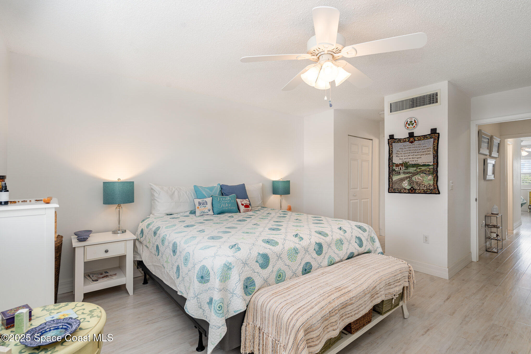 180 Paradise Boulevard, 18022