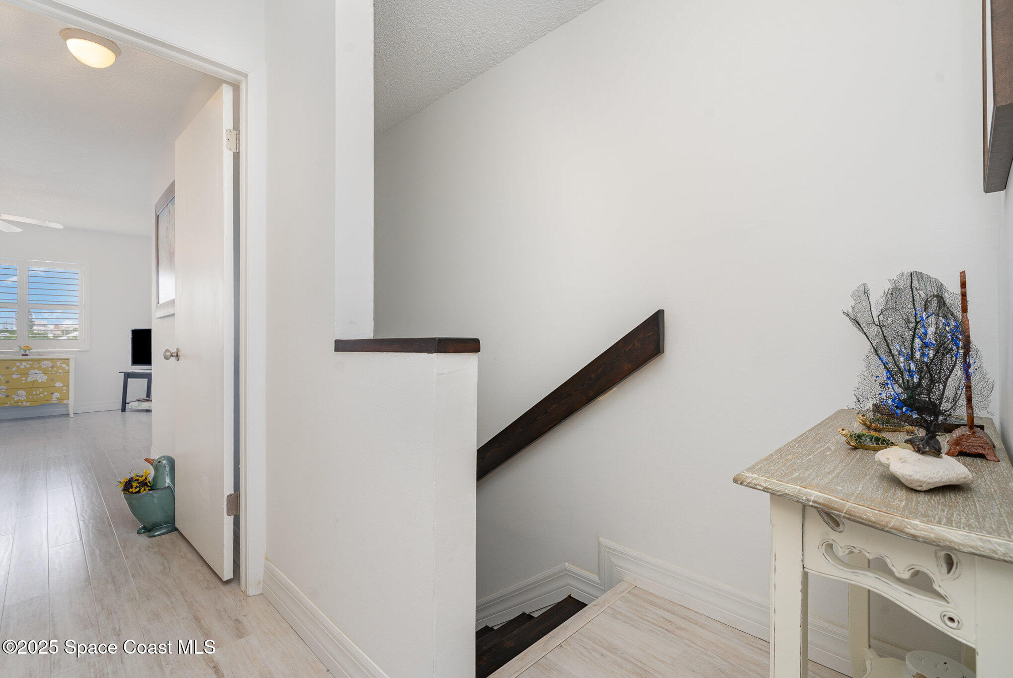 180 Paradise Boulevard, 18022