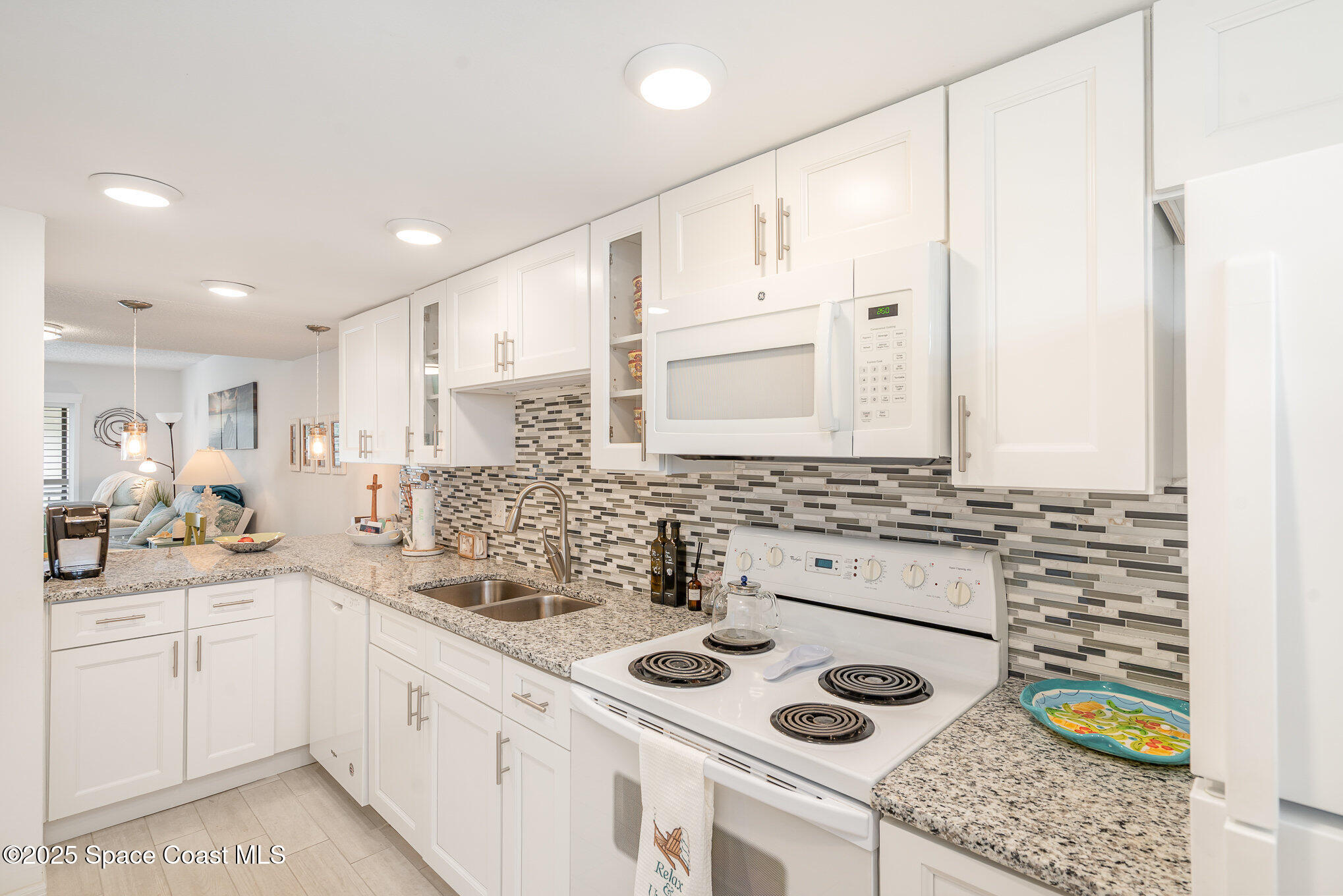 180 Paradise Boulevard, 18022