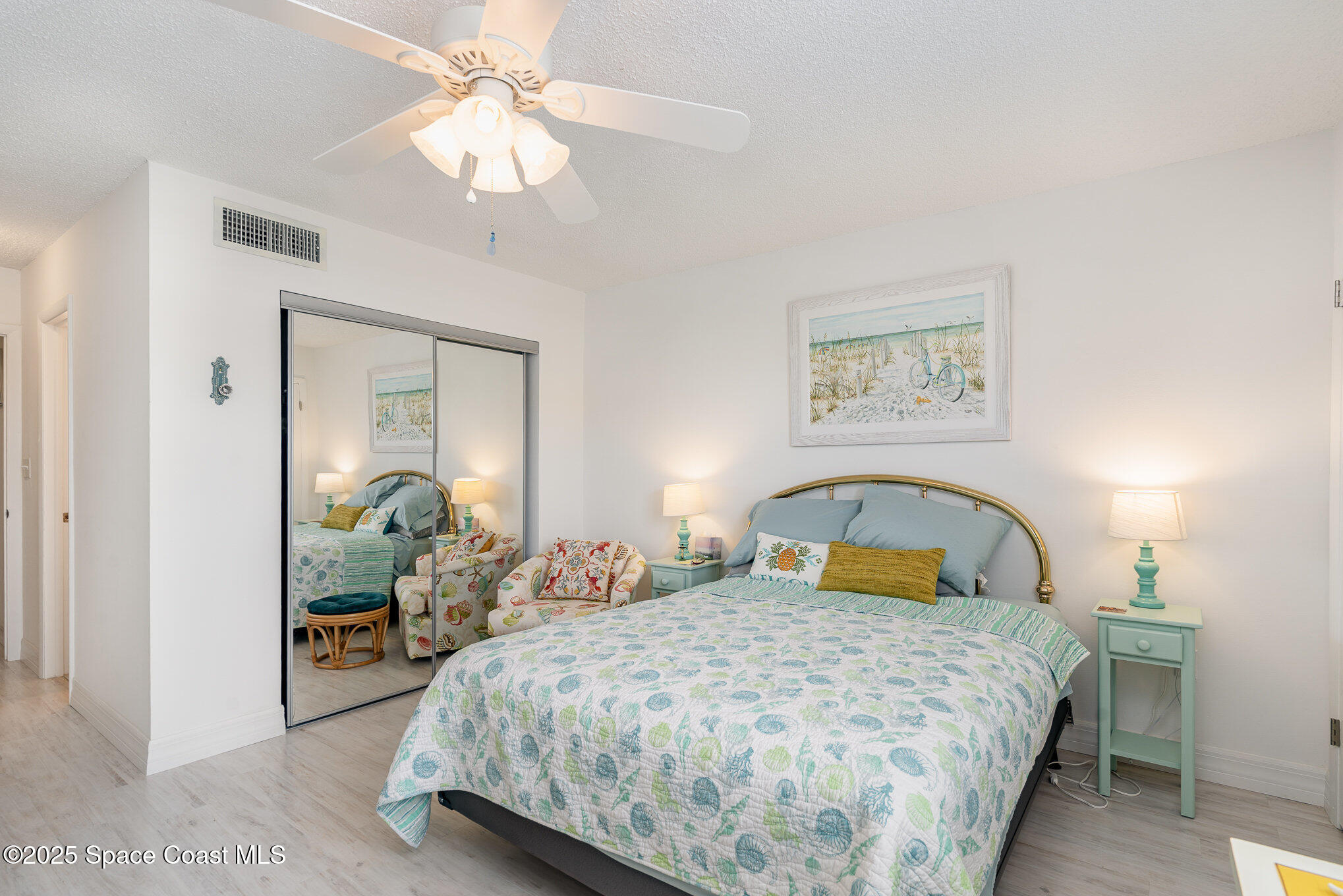 180 Paradise Boulevard, 18022