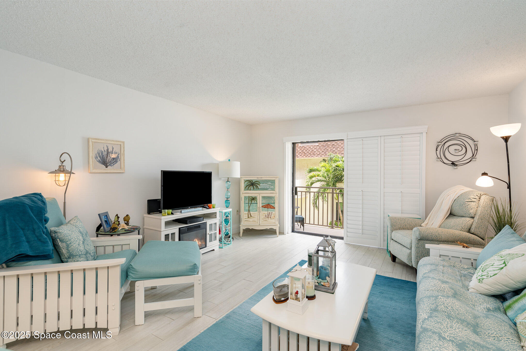 180 Paradise Boulevard, 18022