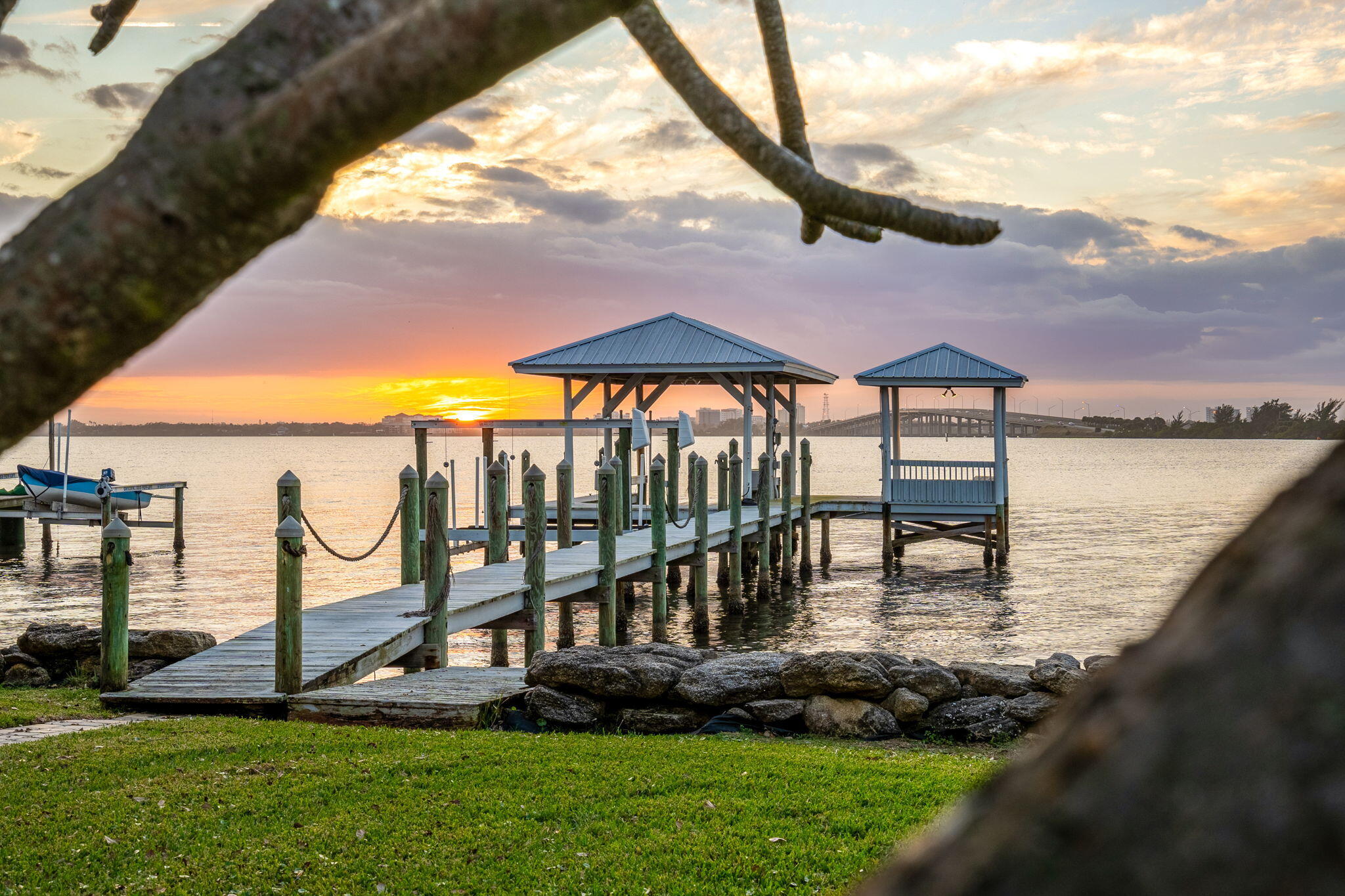 500 S Riverside Drive