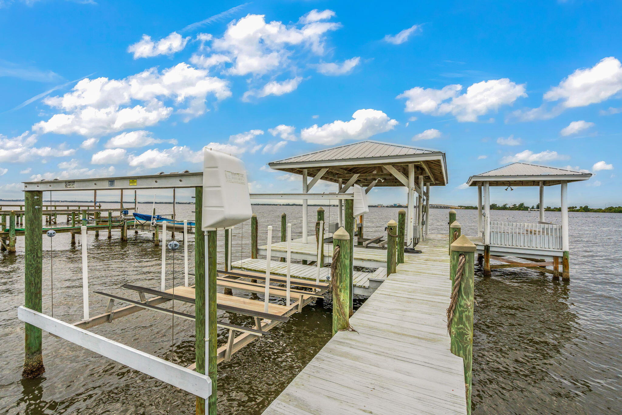 500 S Riverside Drive