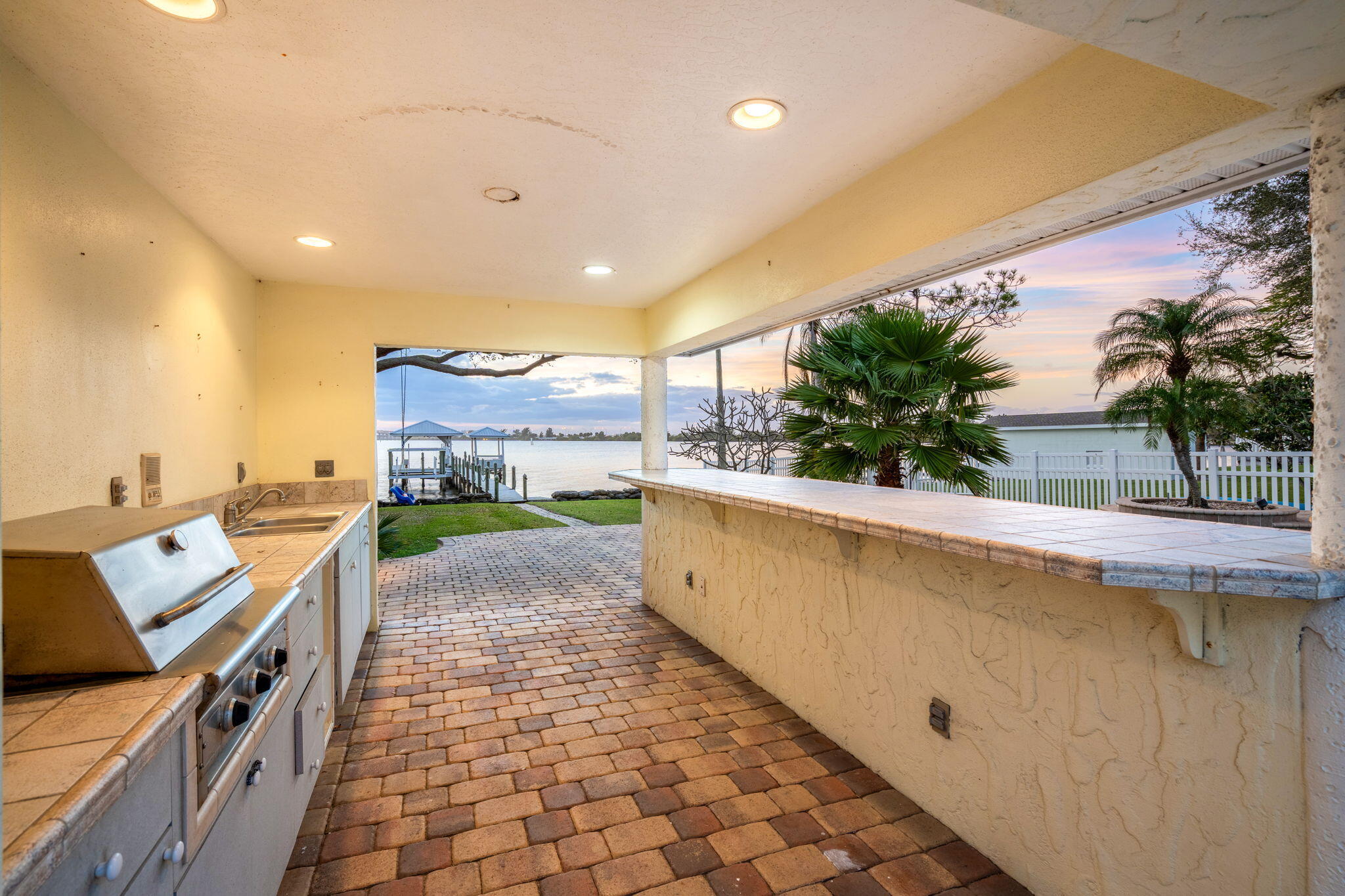 500 S Riverside Drive