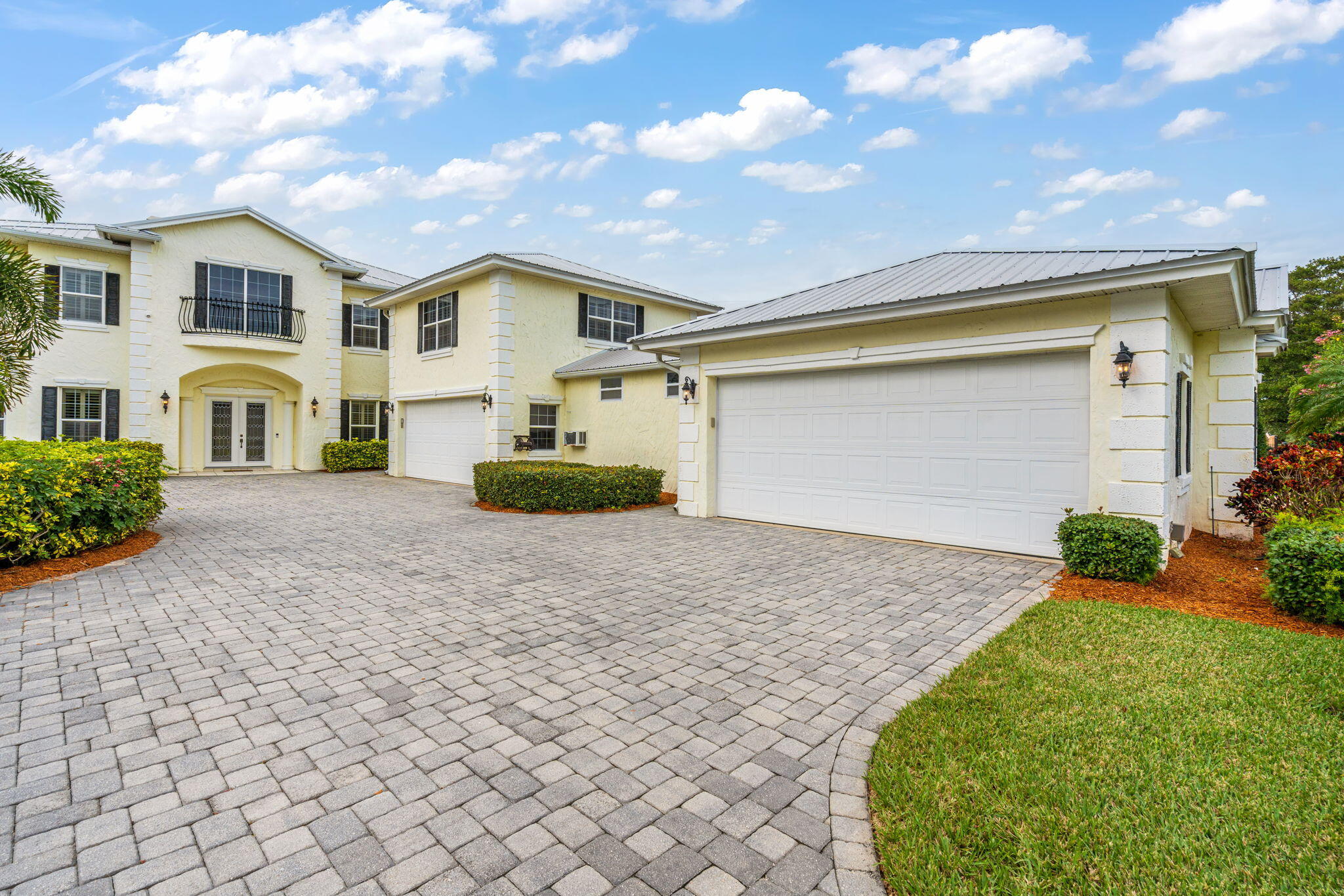 500 S Riverside Drive