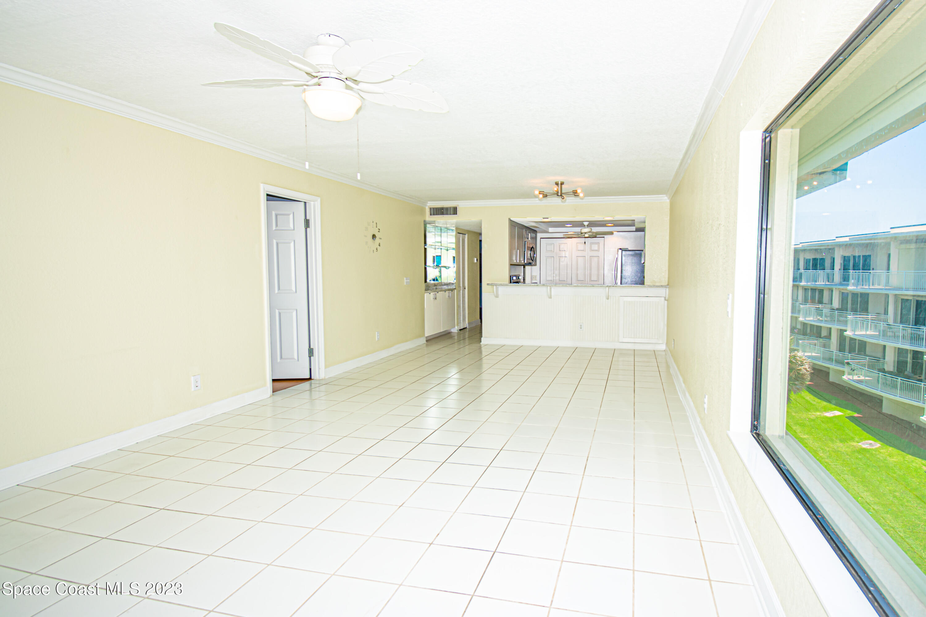505 N Miramar Avenue, 404