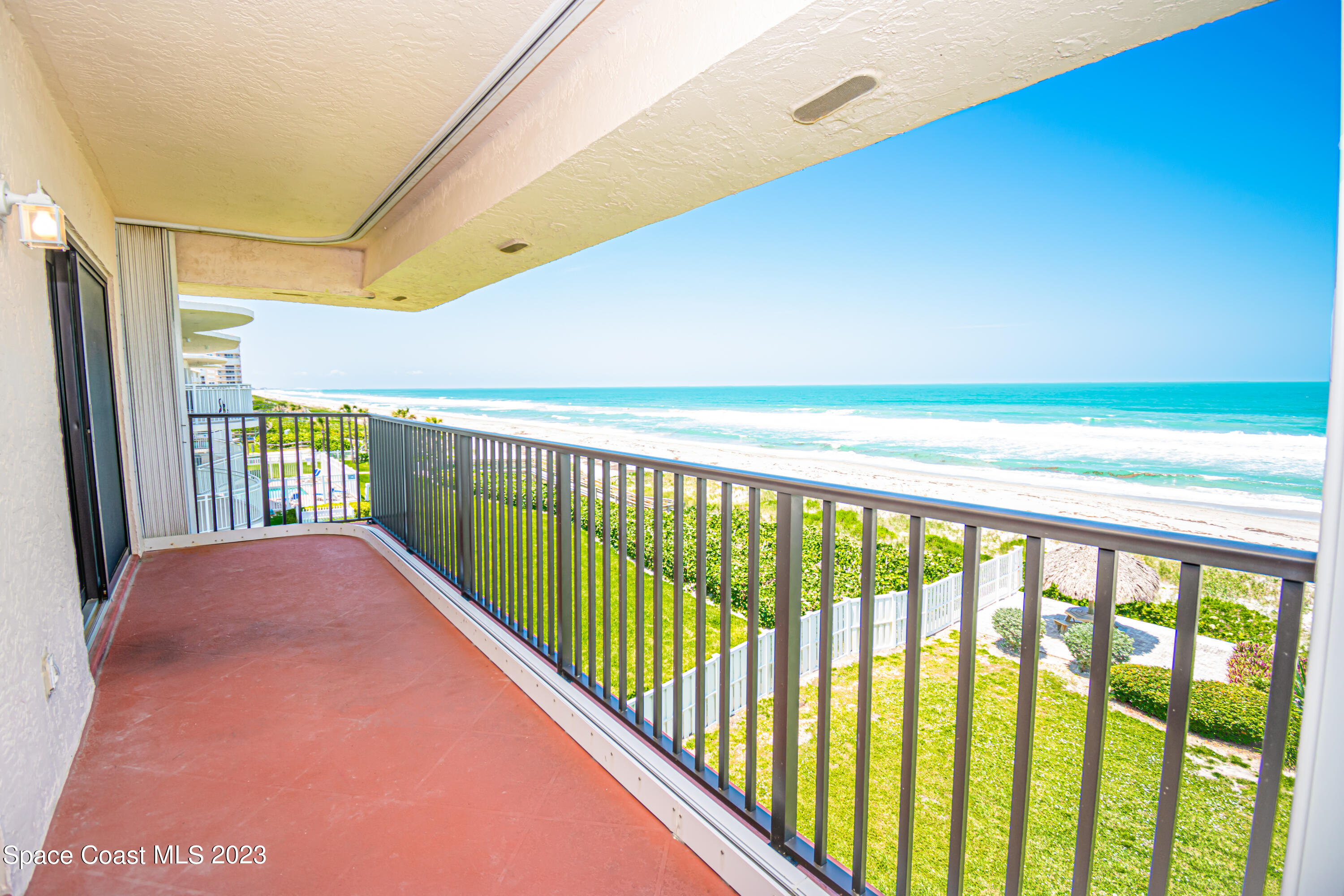 505 N Miramar Avenue, 404