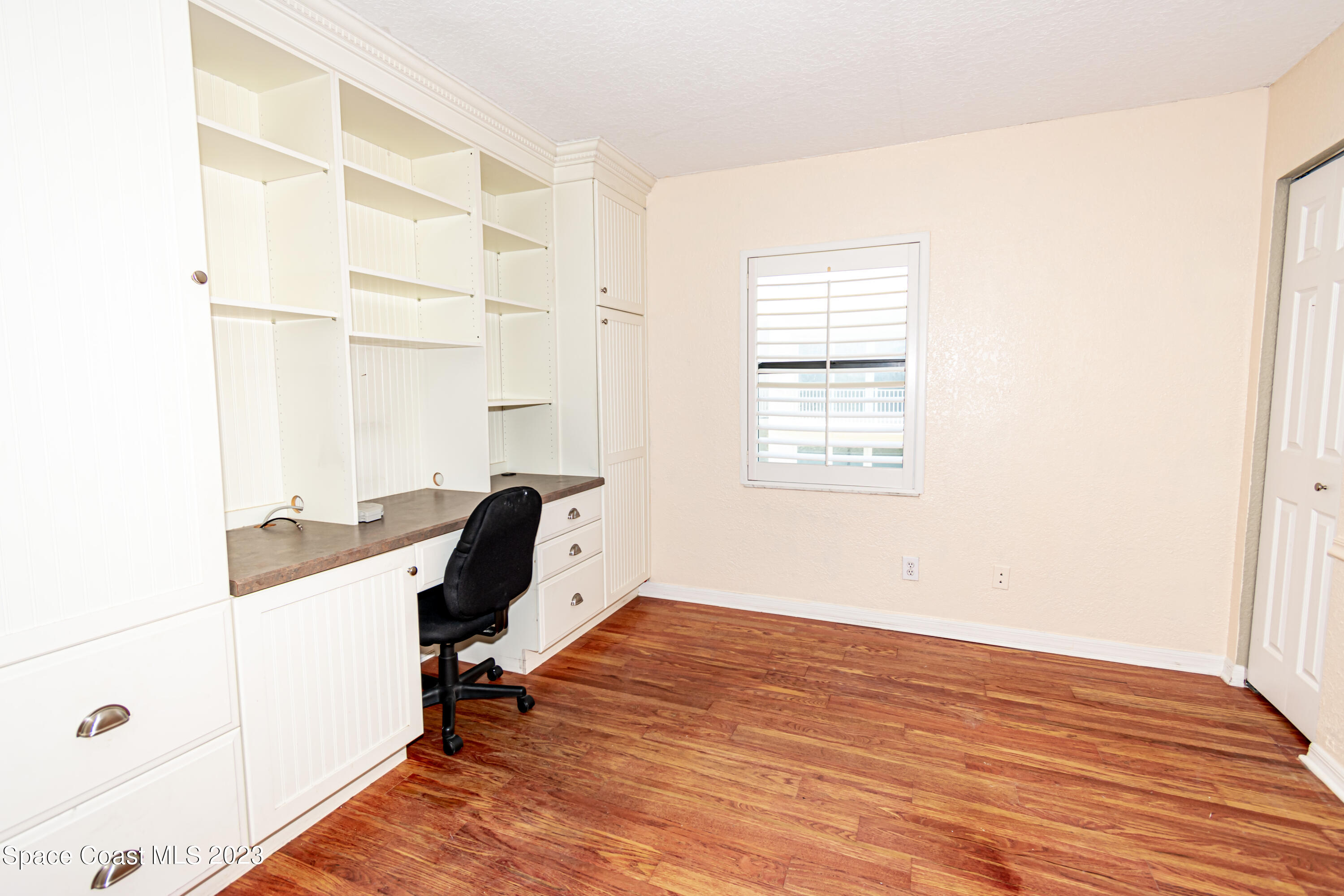 505 N Miramar Avenue, 404