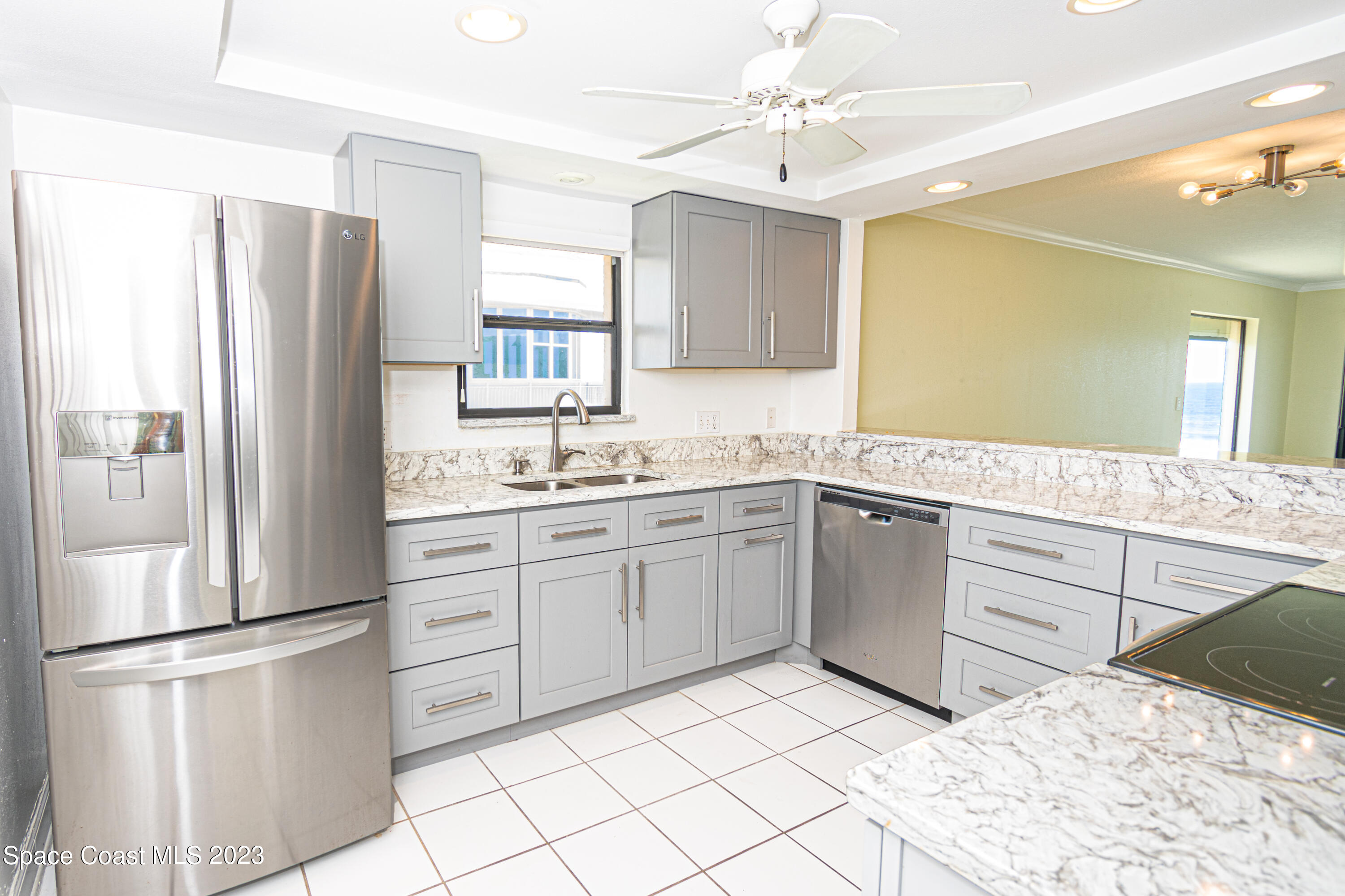 505 N Miramar Avenue, 404