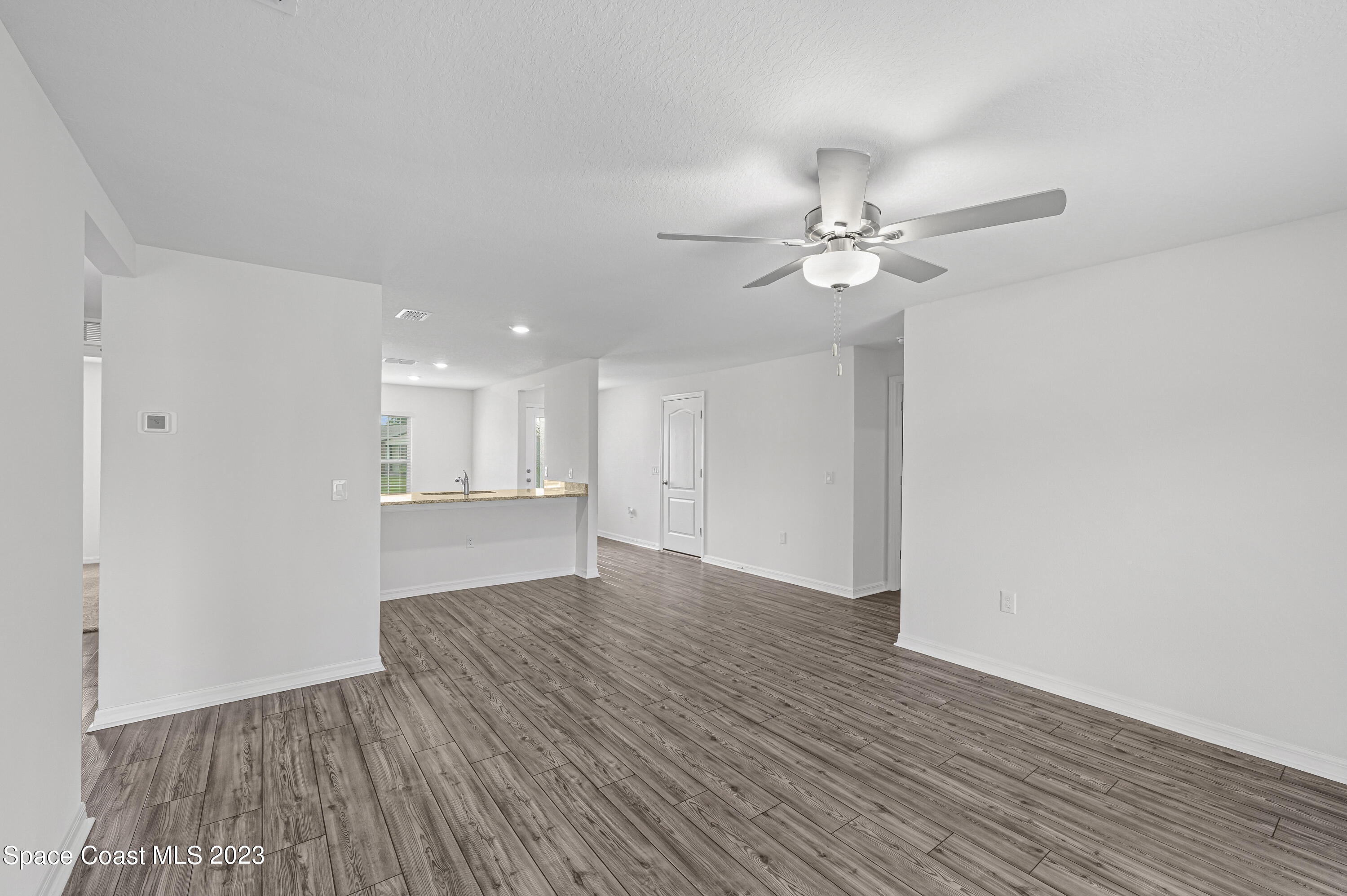 1027 Cloverleaf Avenue SE