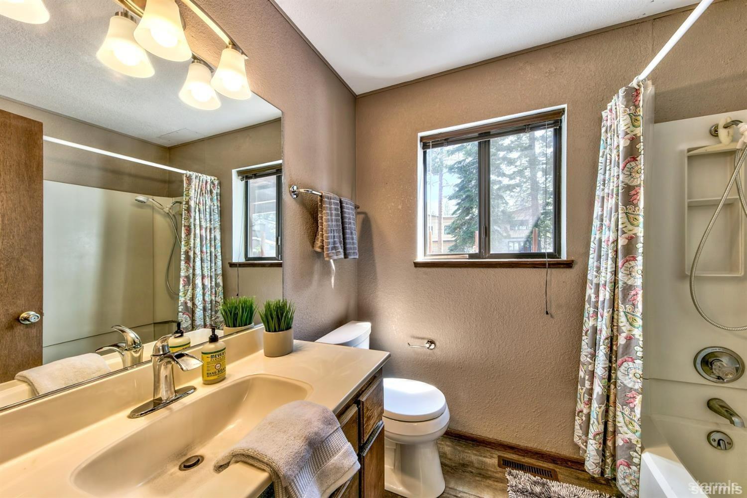 1909 High Meadow Trail