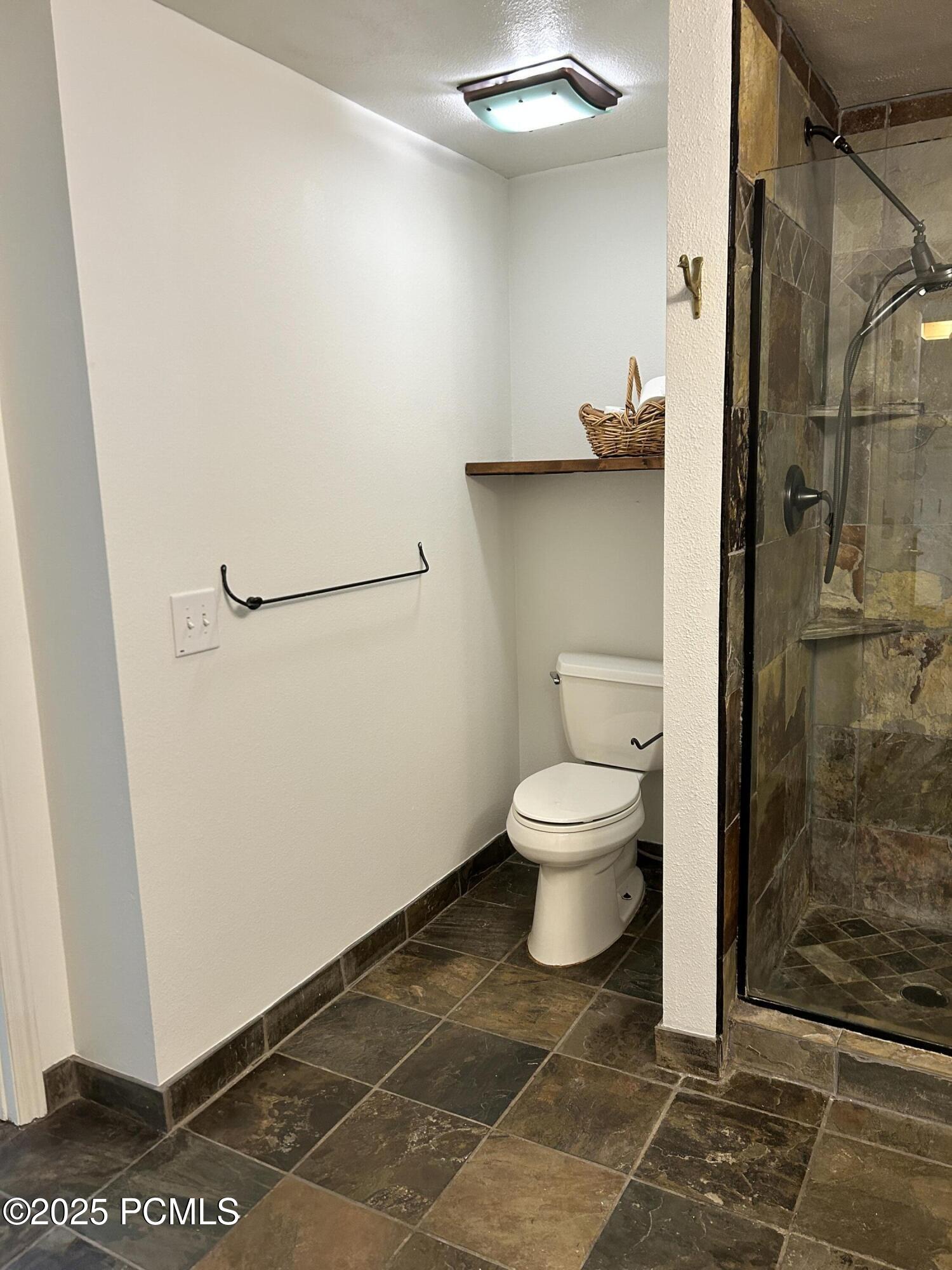 900 Bitner Road, Apt B24