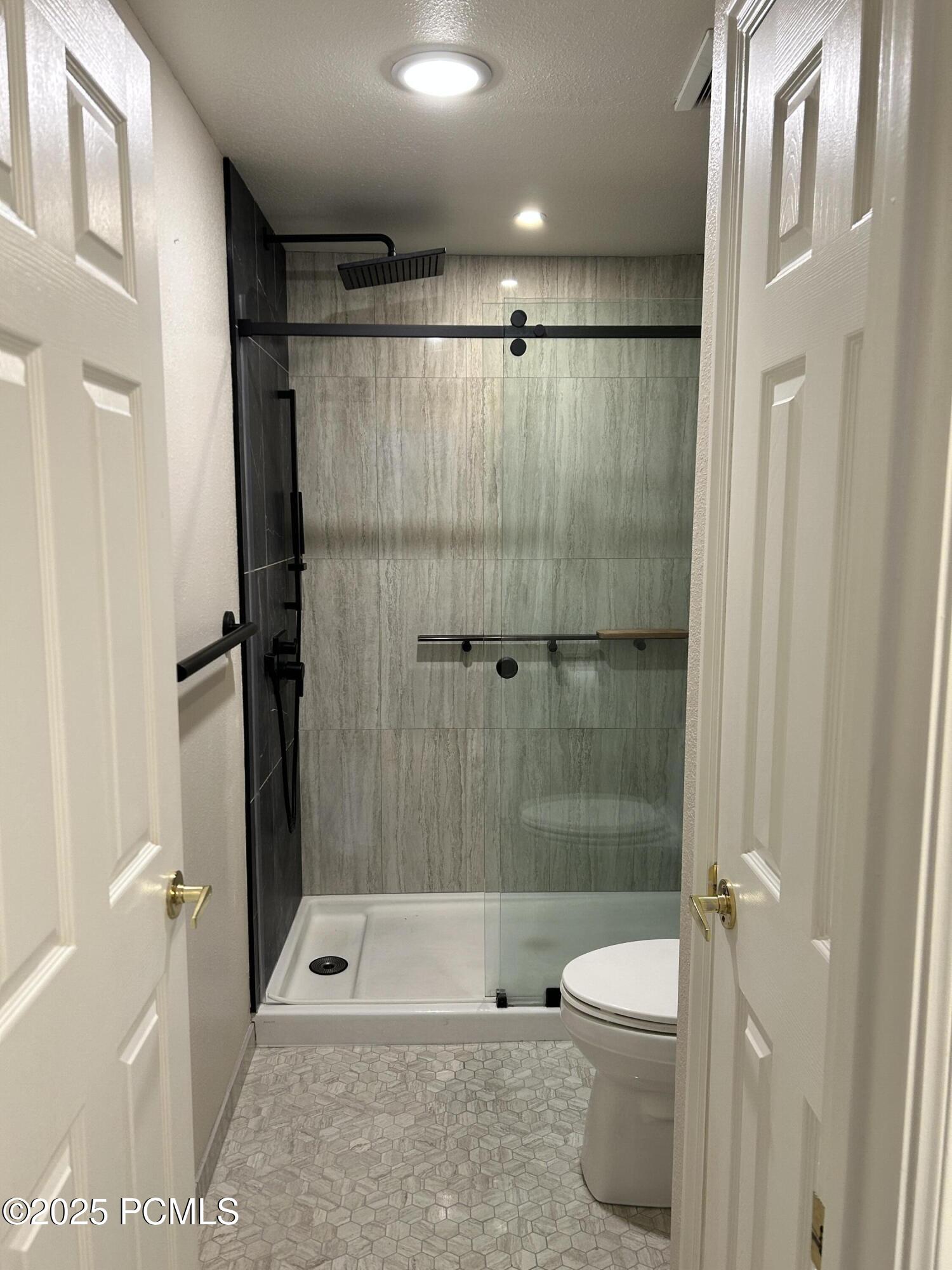 900 Bitner Road, Apt B37