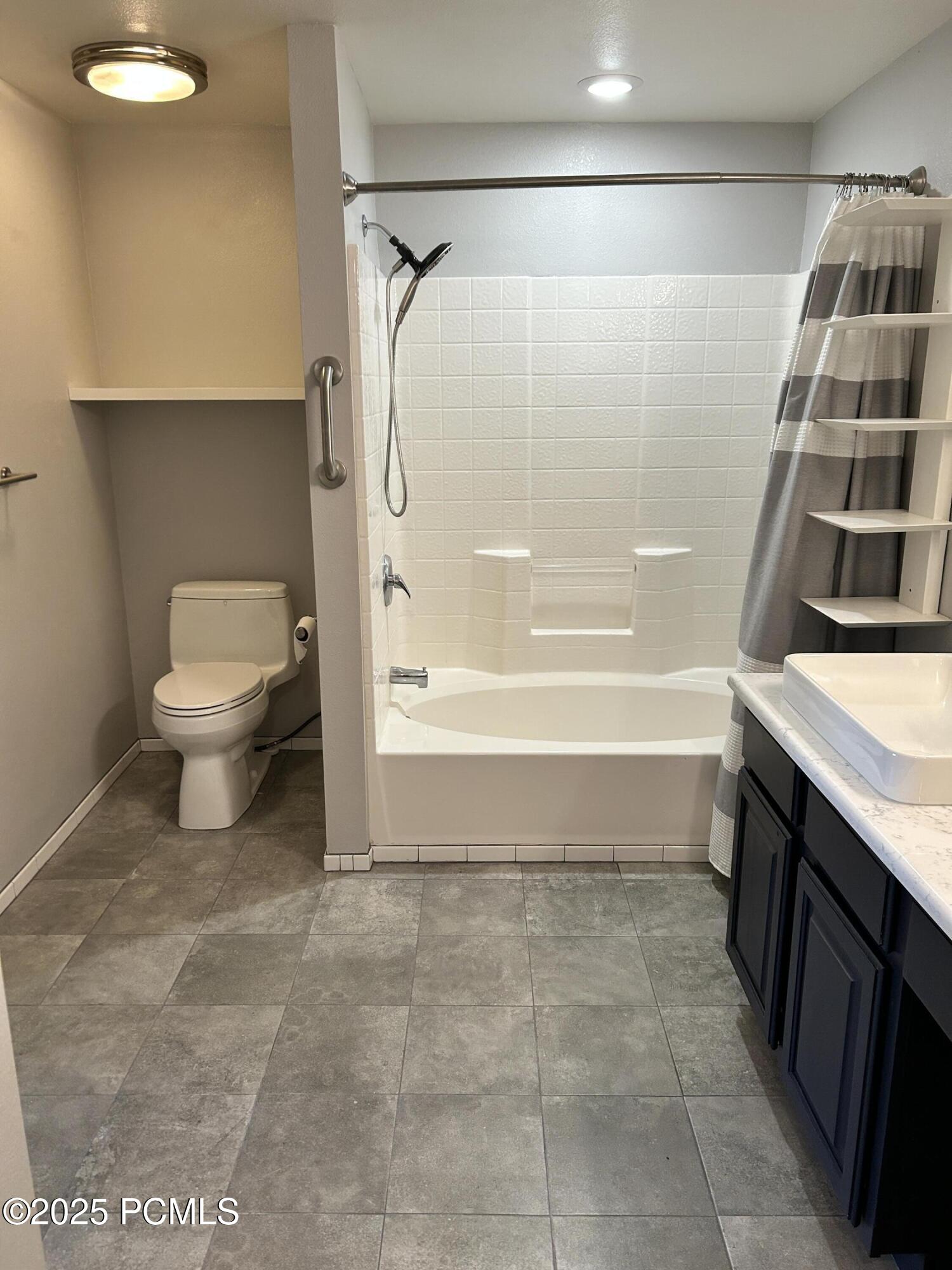 900 Bitner Road, Apt B37