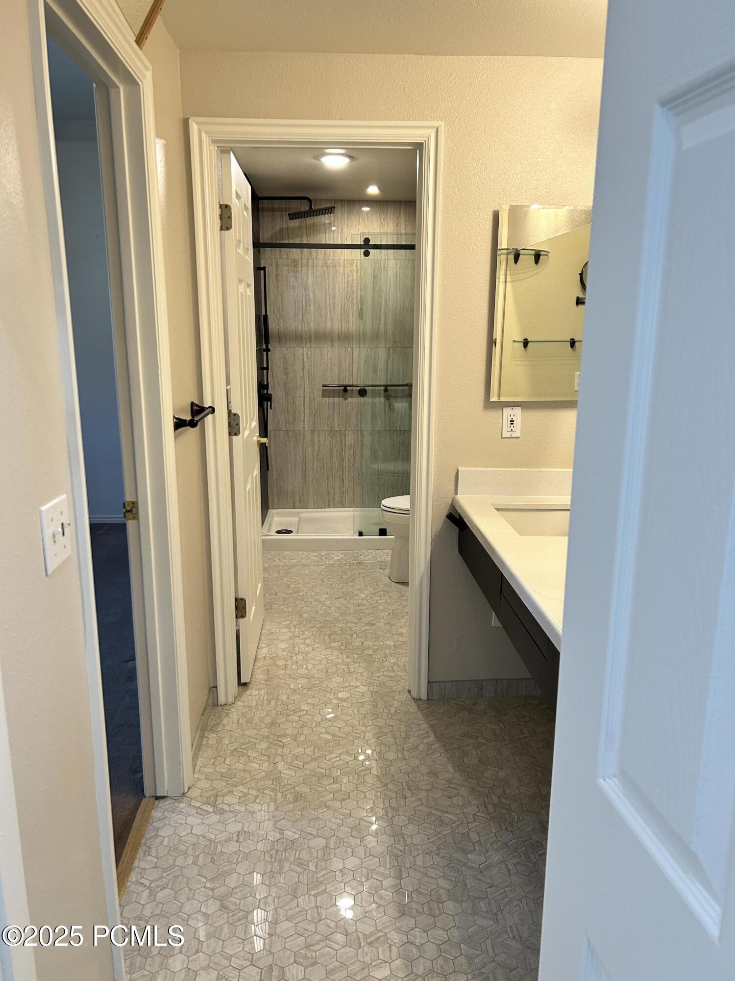 900 Bitner Road, Apt B37