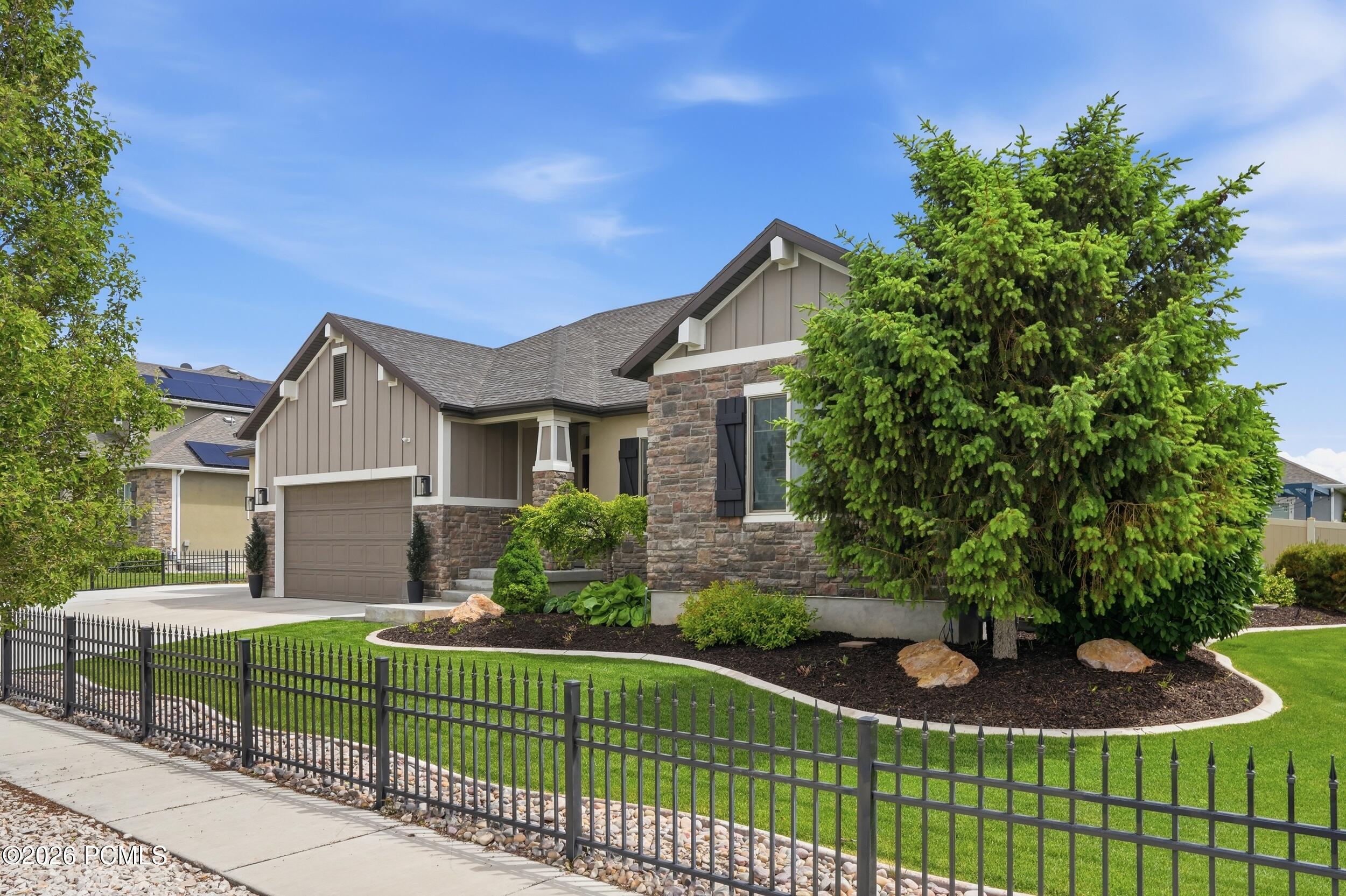121 W Misty Brook Lane