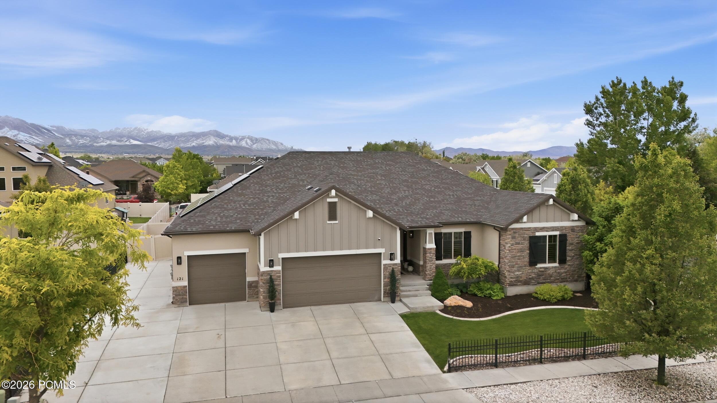 121 W Misty Brook Lane