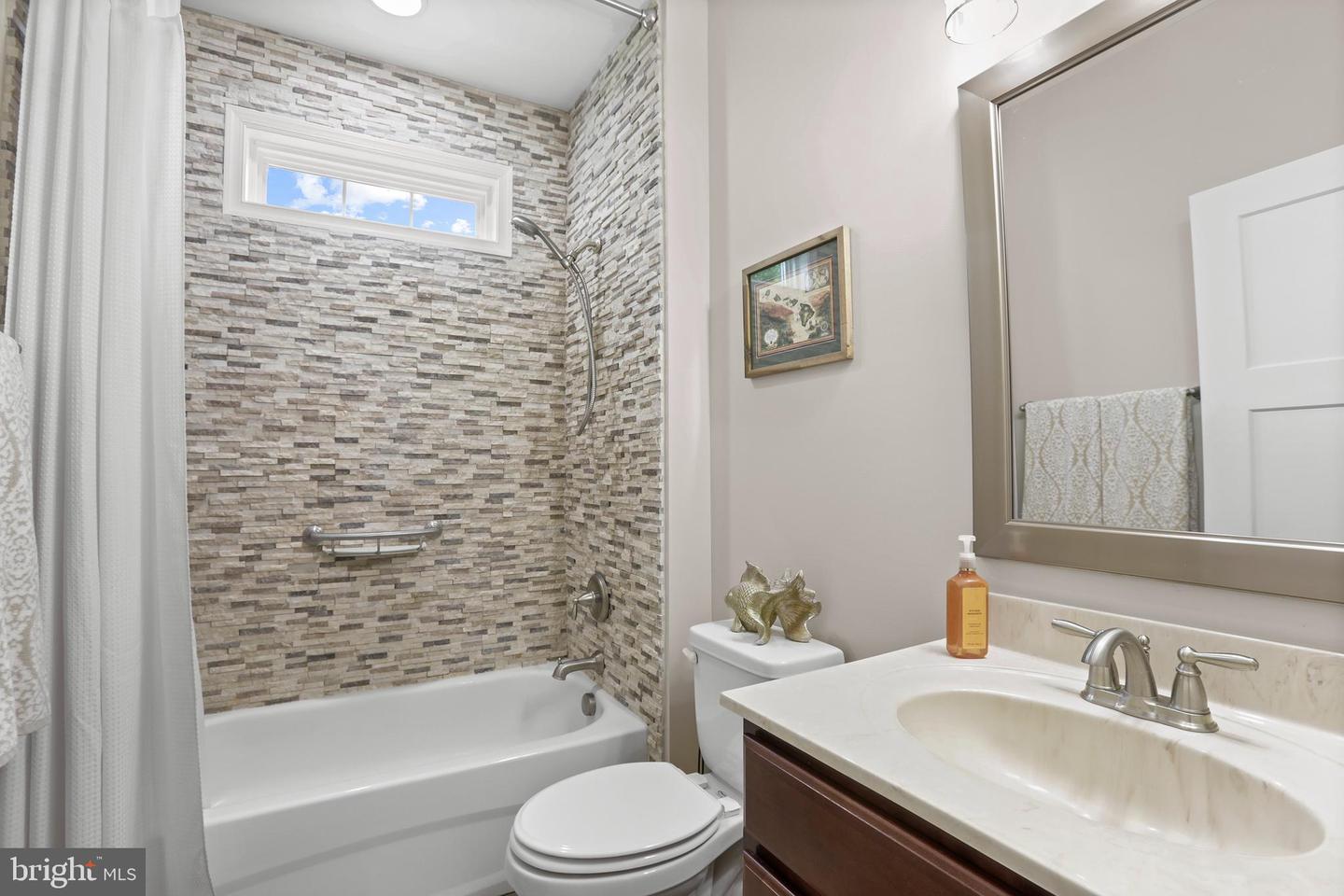 6318 Sunrise Ct