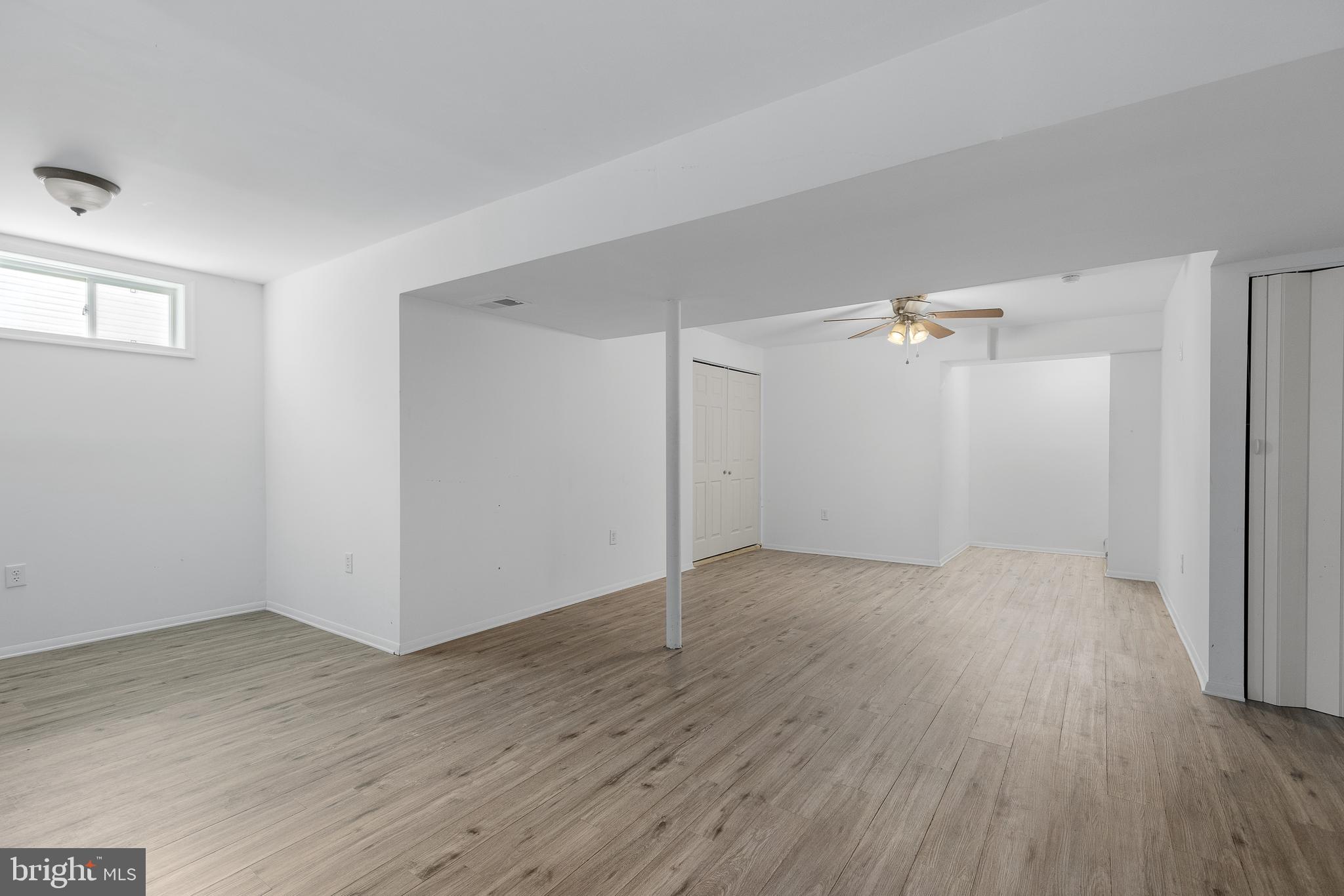 6917 Hawthorne Woods Cir