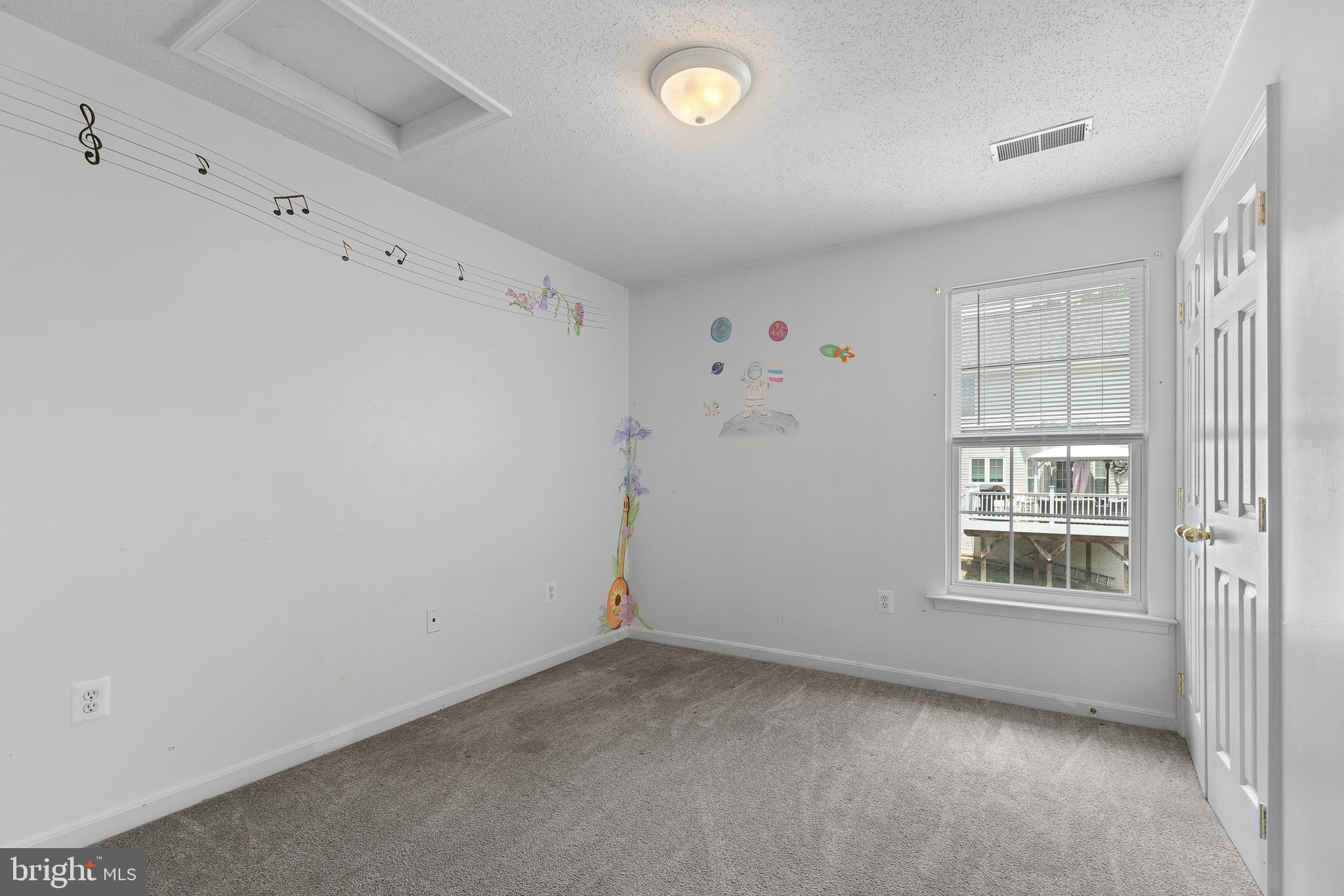 6917 Hawthorne Woods Cir