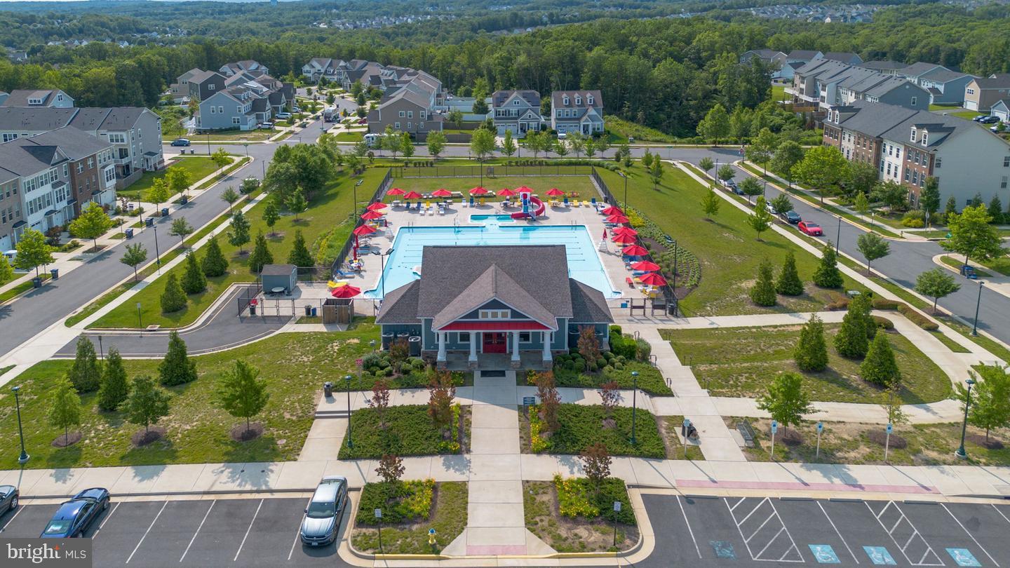 916 CRAB APPLE DRIVE