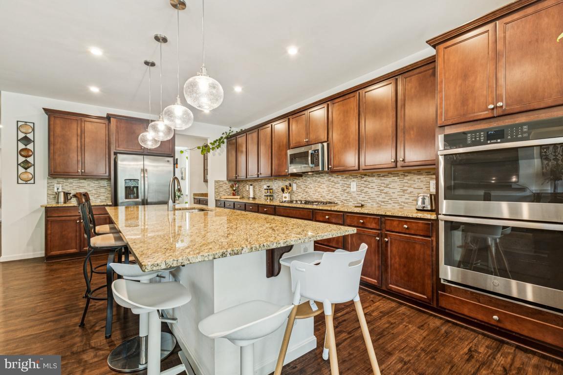 916 CRAB APPLE DRIVE