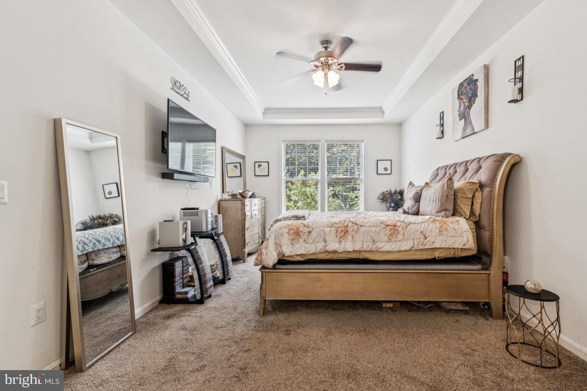 916 CRAB APPLE DRIVE