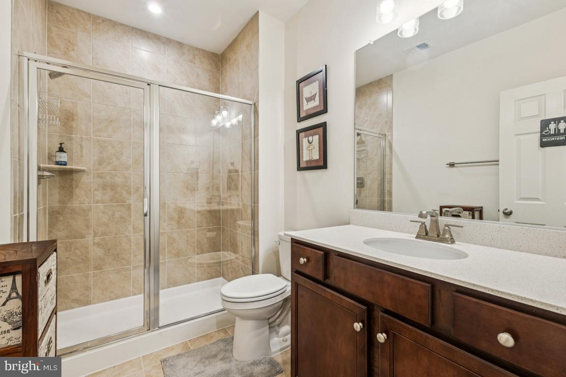 916 CRAB APPLE DRIVE