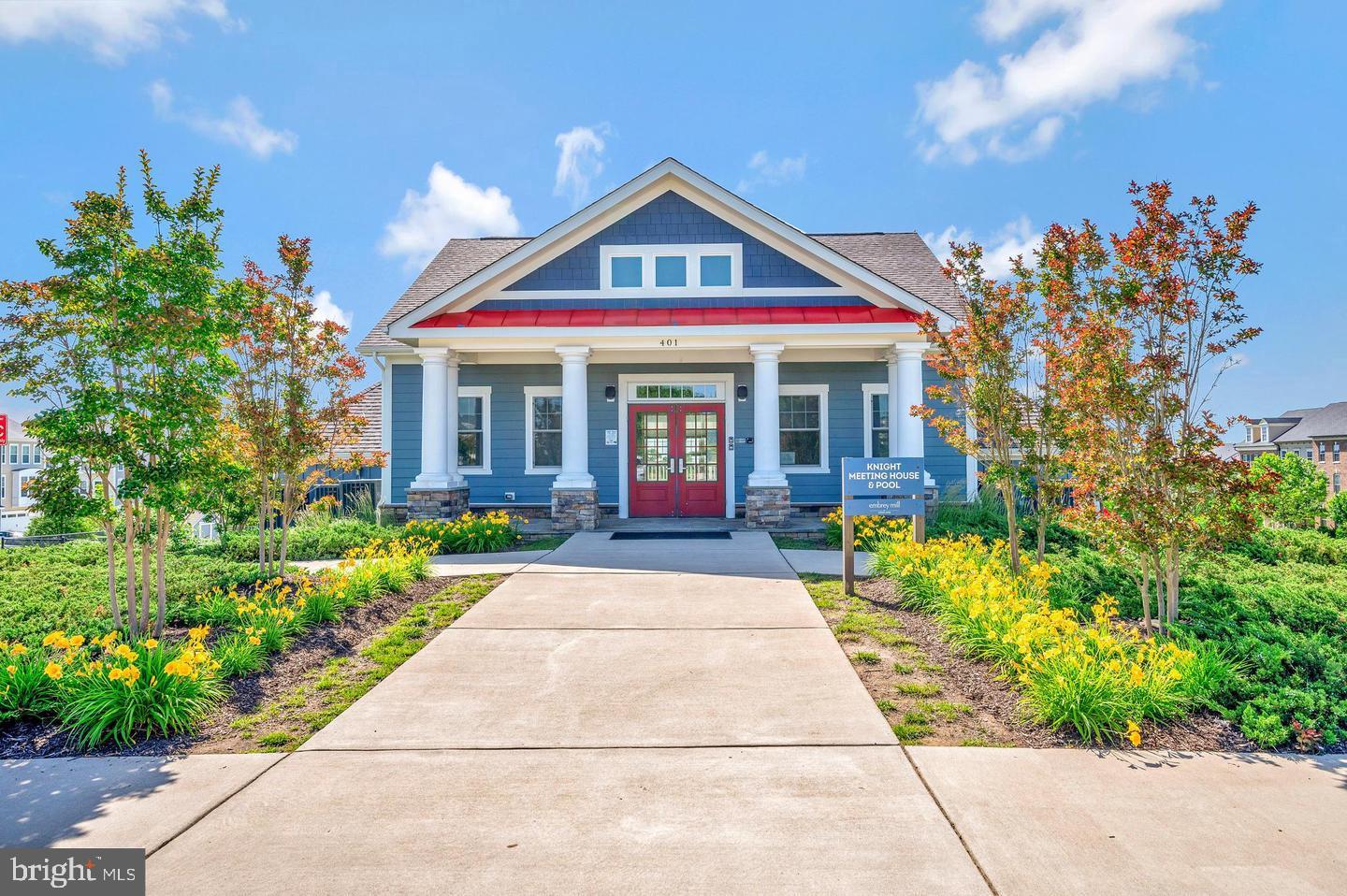 916 CRAB APPLE DRIVE