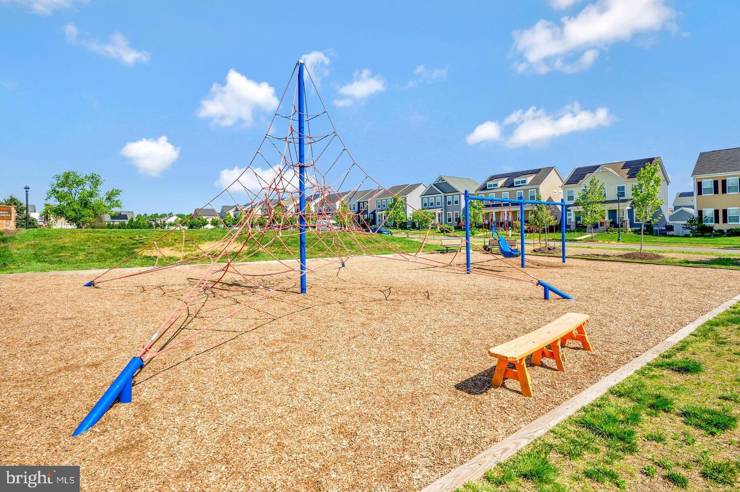 916 CRAB APPLE DRIVE