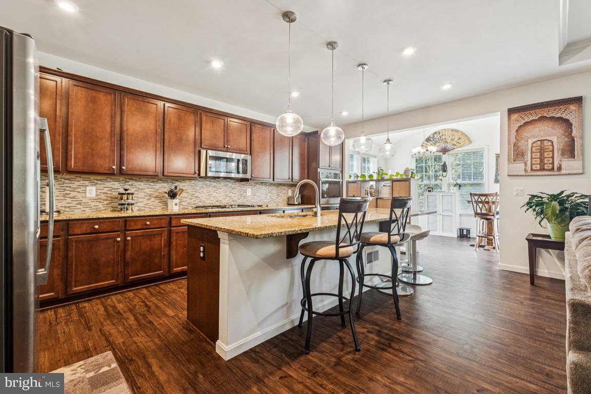 916 CRAB APPLE DRIVE