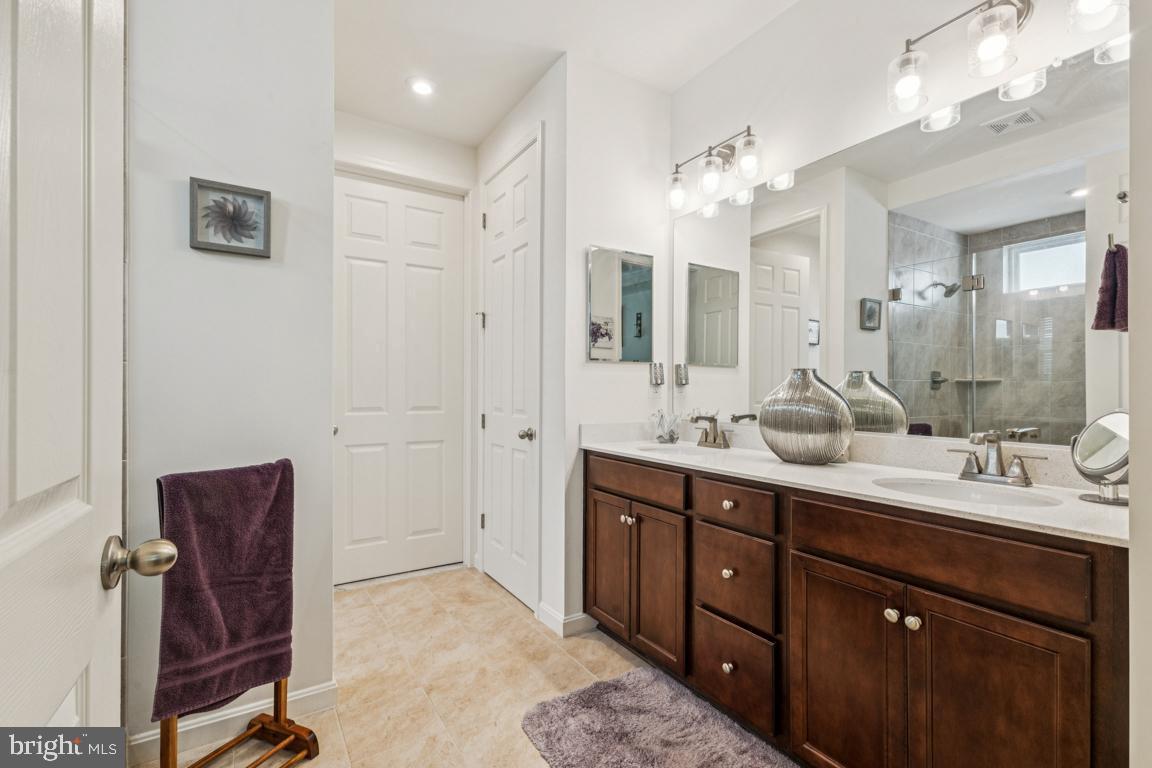 916 CRAB APPLE DRIVE