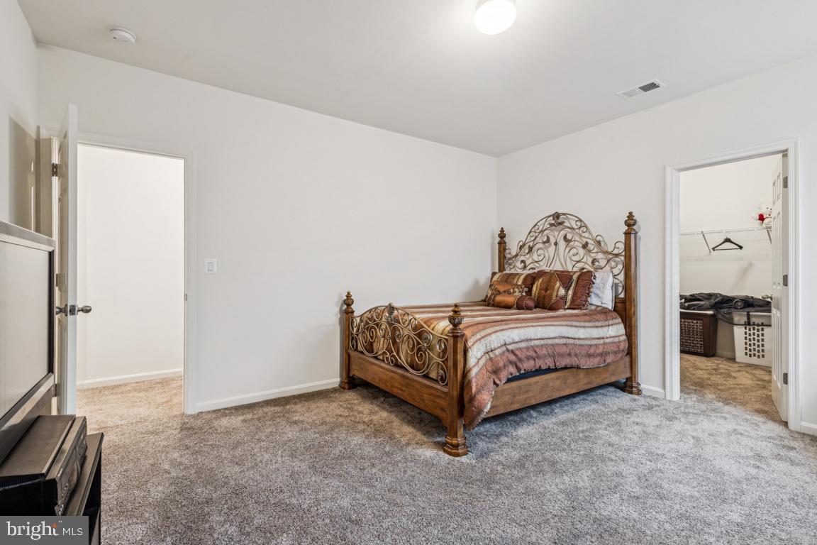 916 CRAB APPLE DRIVE