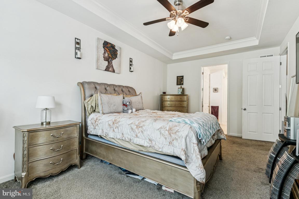 916 CRAB APPLE DRIVE