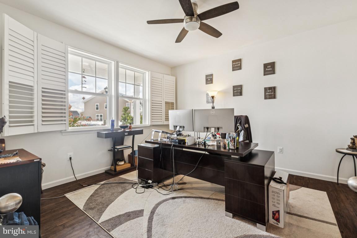 916 CRAB APPLE DRIVE