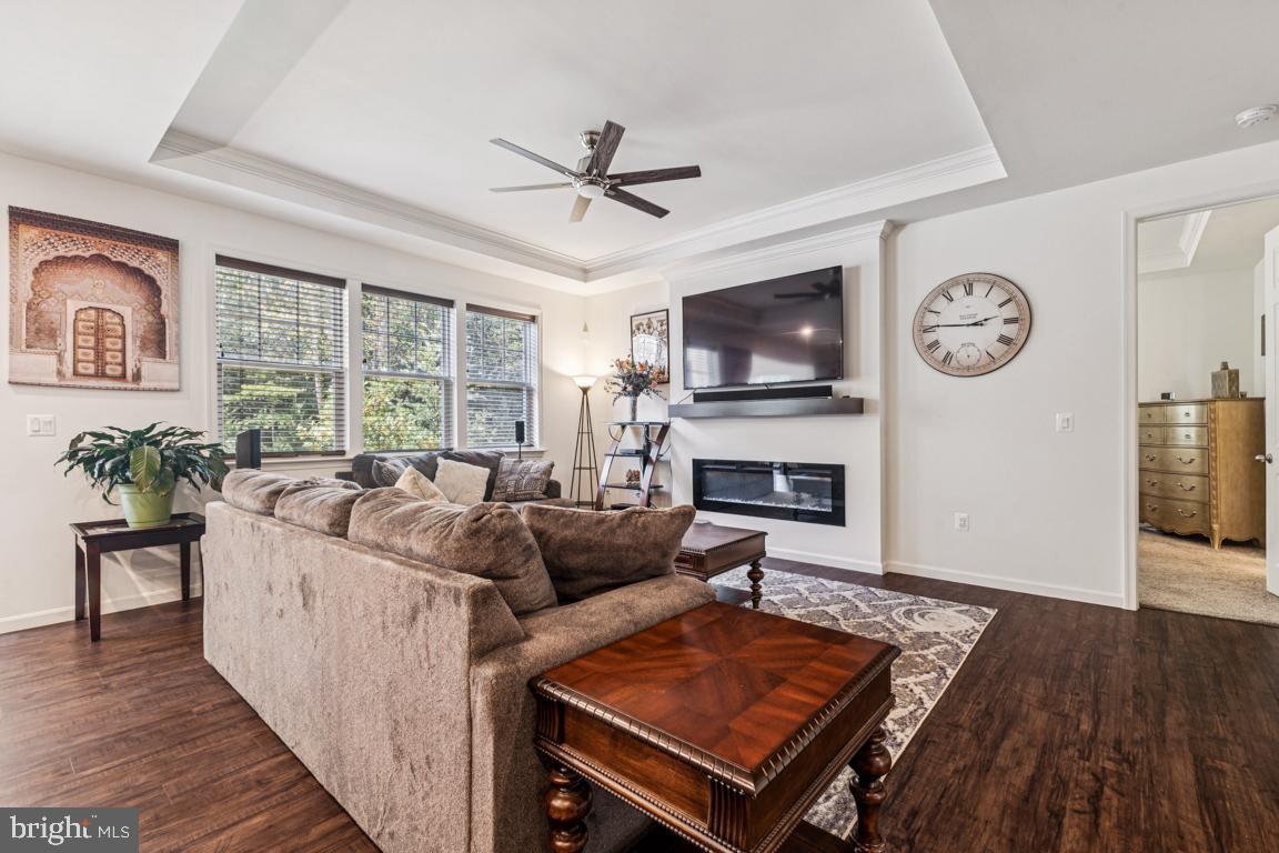 916 CRAB APPLE DRIVE